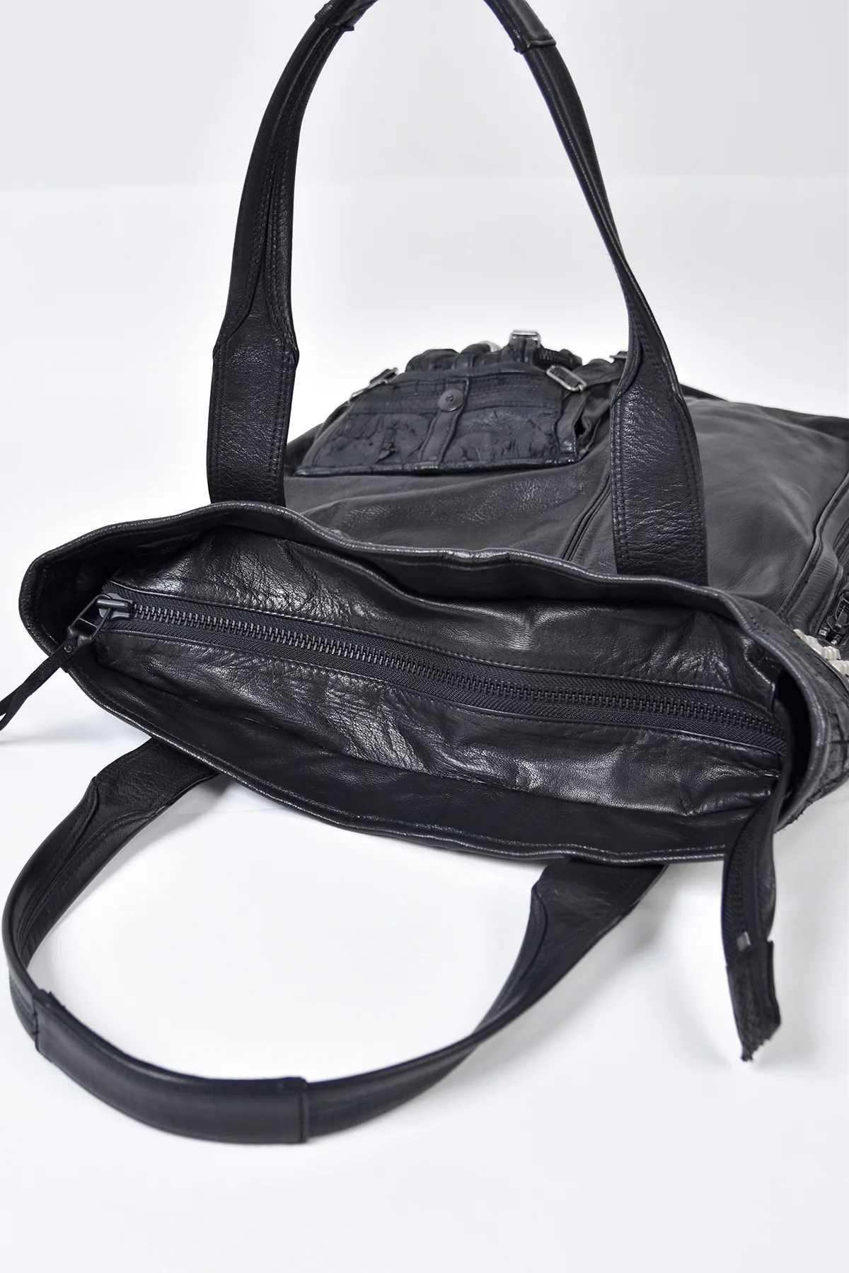 1301-BG02 White Estoc Tote - Image 14