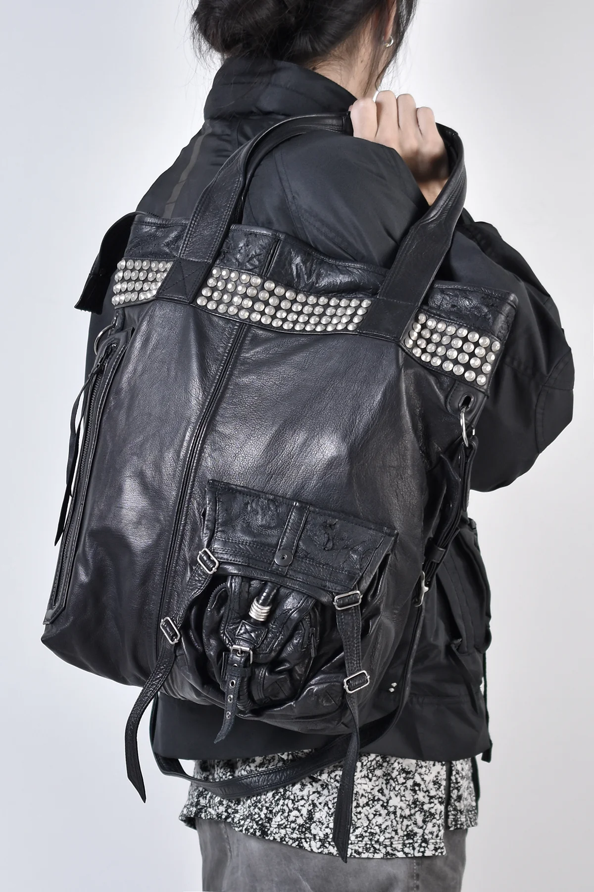 1301-BG02 White Estoc Tote - Image 17
