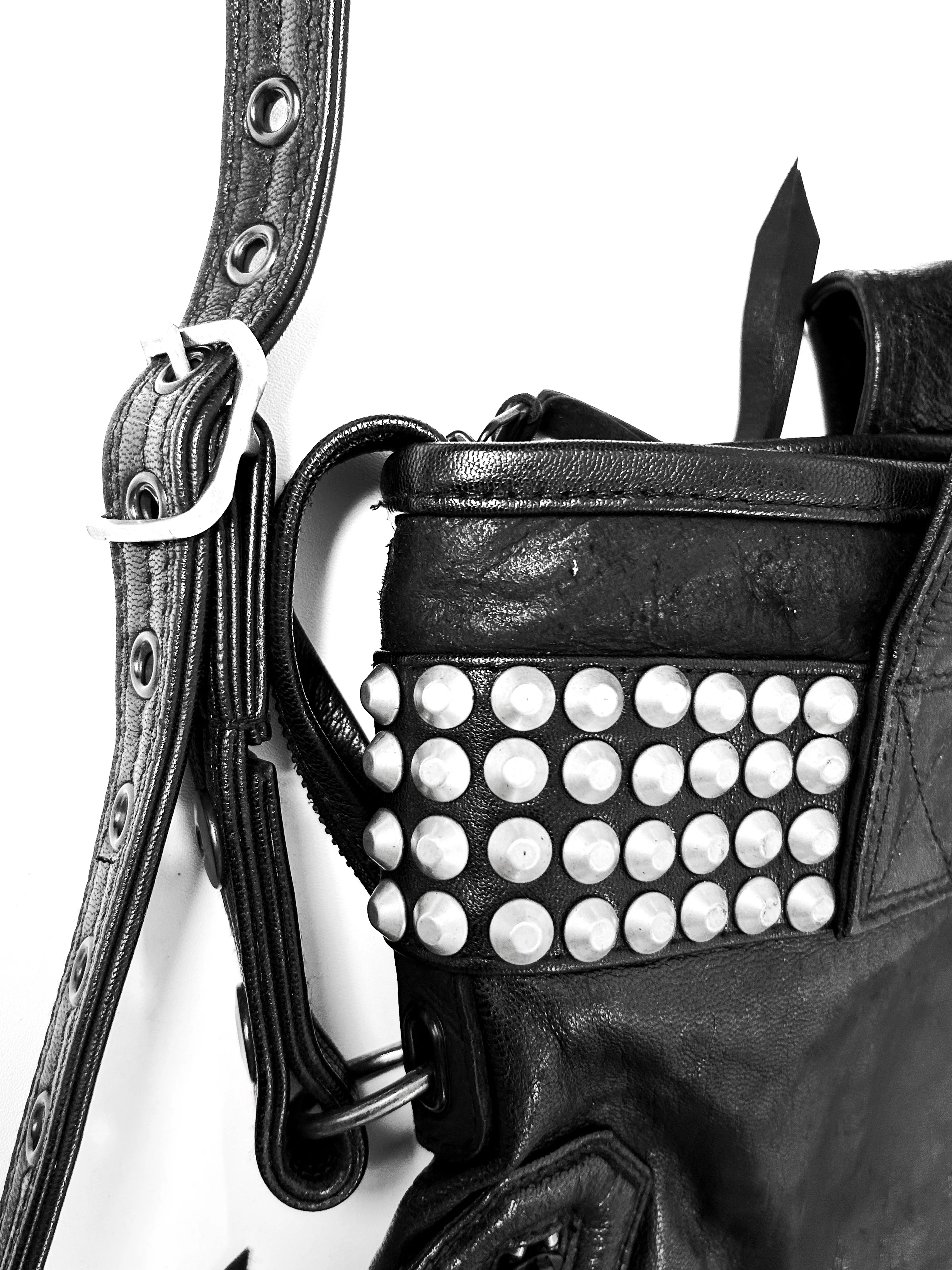 1301-BG02 White Estoc Tote - Image 3