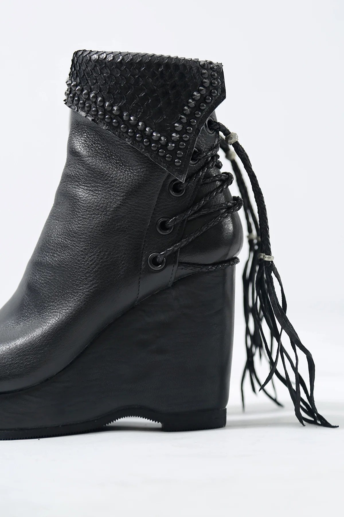 1602-BO02L Crush Braided Boots - Image 18