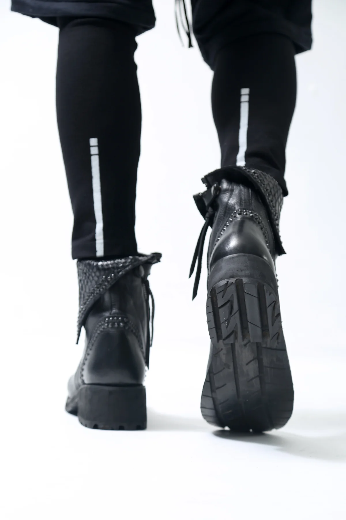 1602-BO03 Crush Short Boots - Image 12