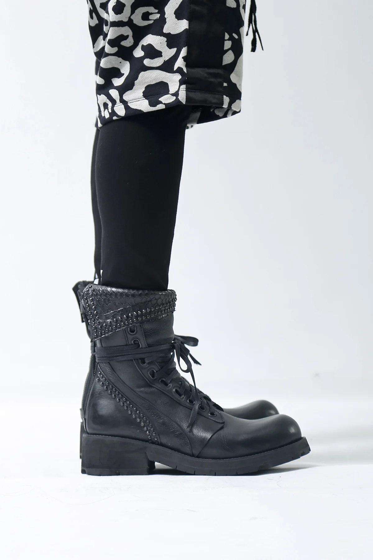1702-BO03A Crush Chrome Boots 03 - Image 10
