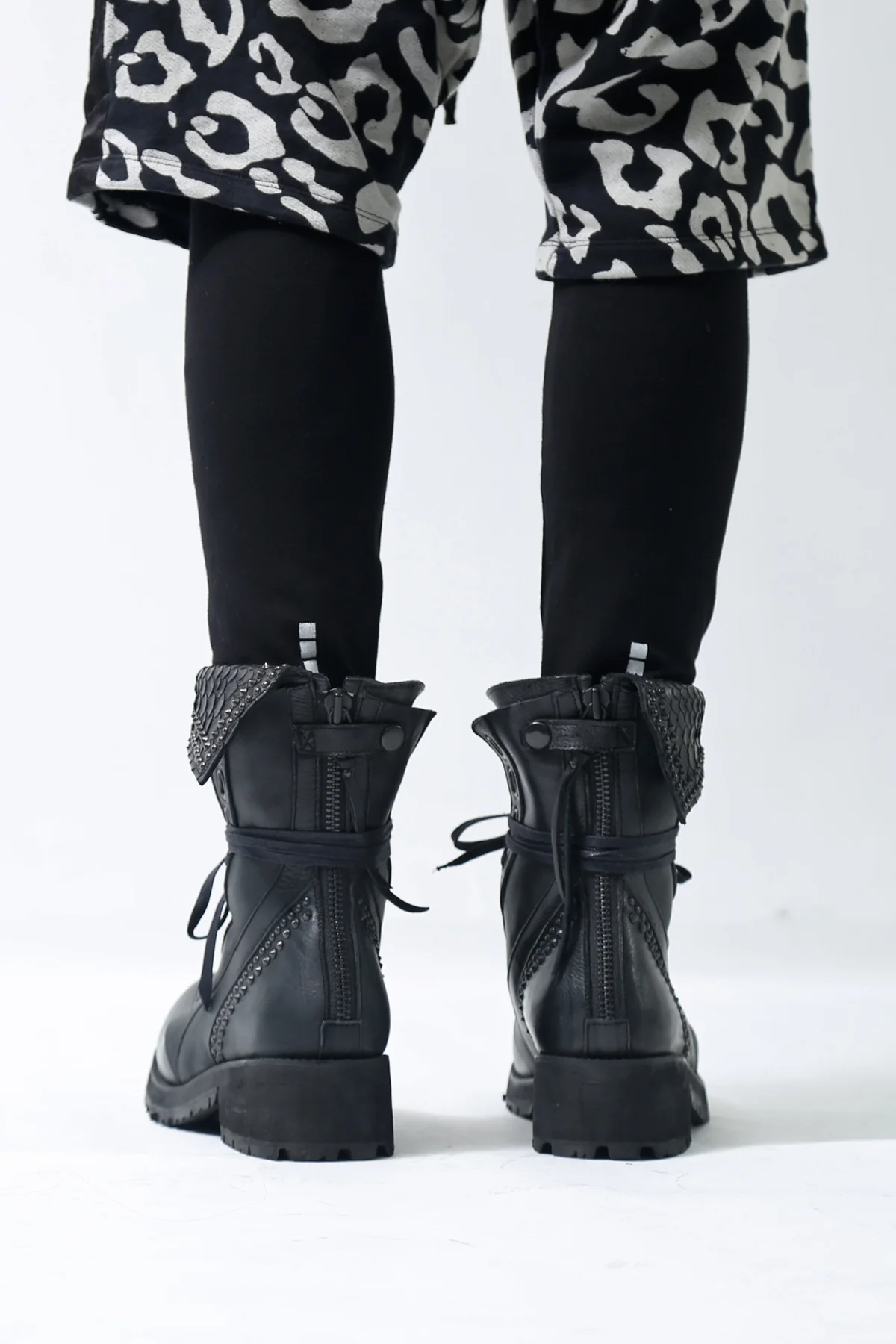 1702-BO03A Crush Chrome Boots 03 - Image 13