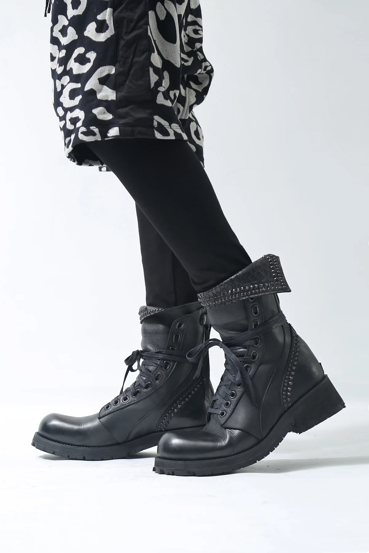 1702-BO03A Crush Chrome Boots 03 - Image 16