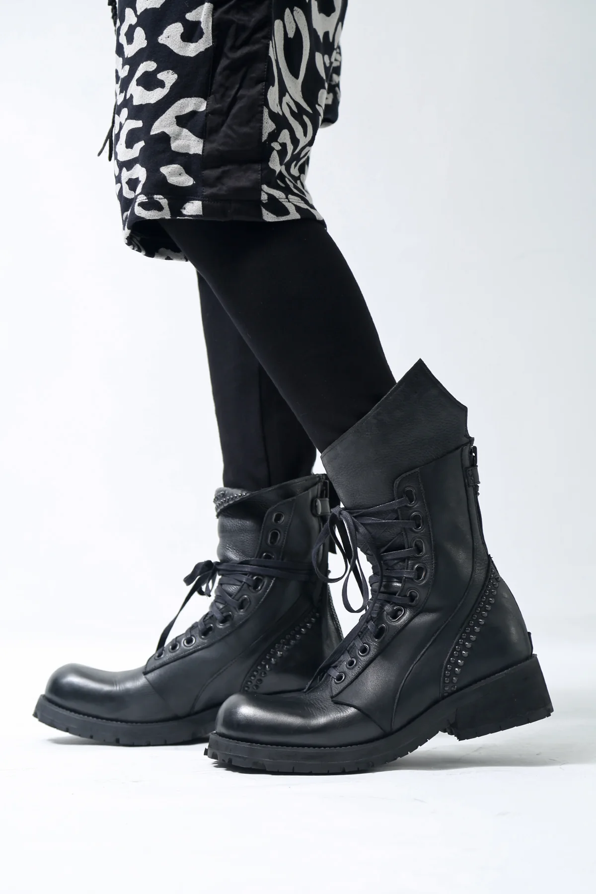 1702-BO03A Crush Chrome Boots 03 - Image 17