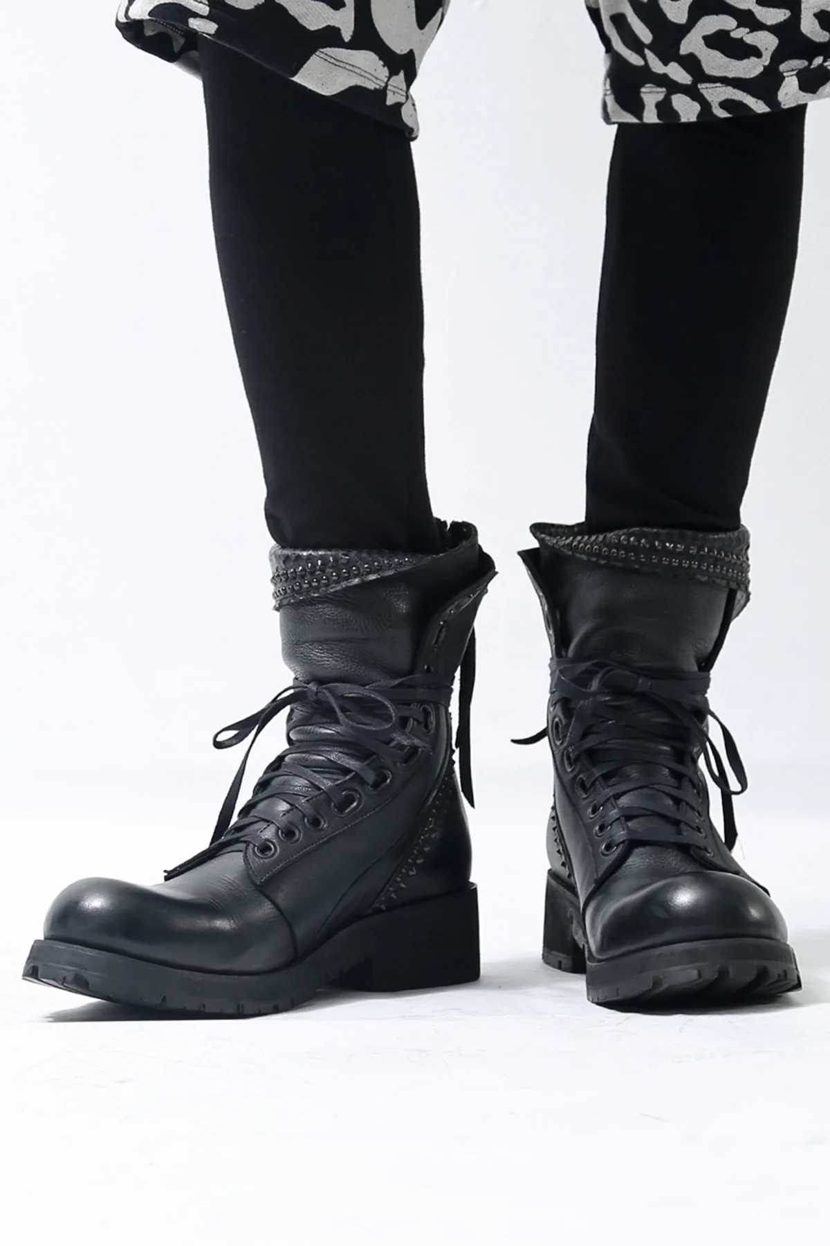 1702-BO03A Crush Chrome Boots 03 - Image 3