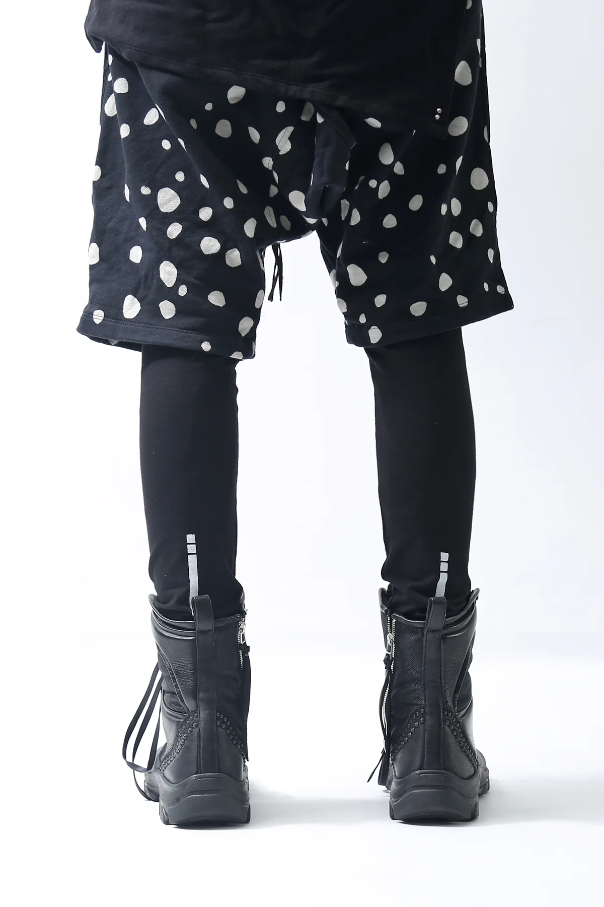 1801-BO08 Black Metal Sneaker 03 - Image 10