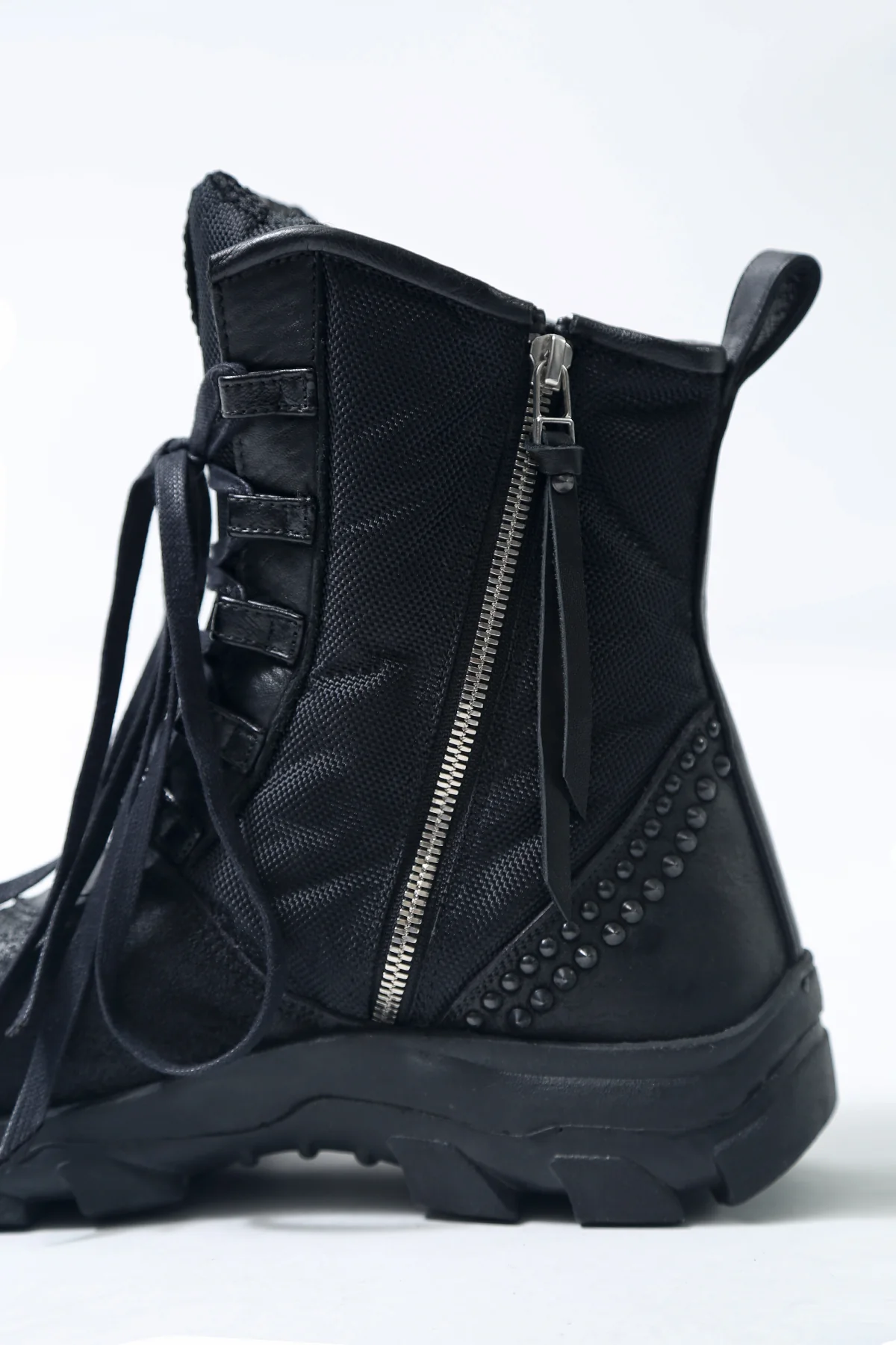 1801-BO08 Black Metal Sneaker 03 - Image 16
