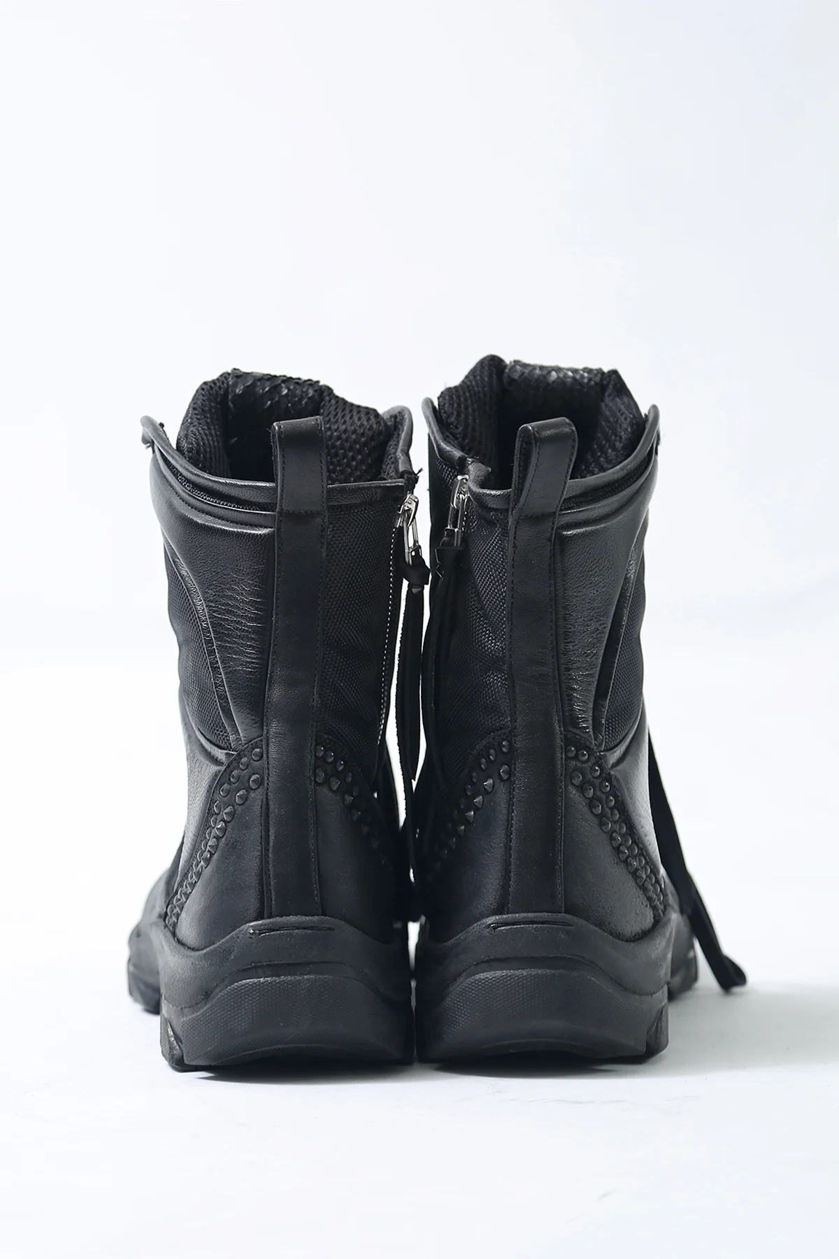 1801-BO08 Black Metal Sneaker 03 - Image 6