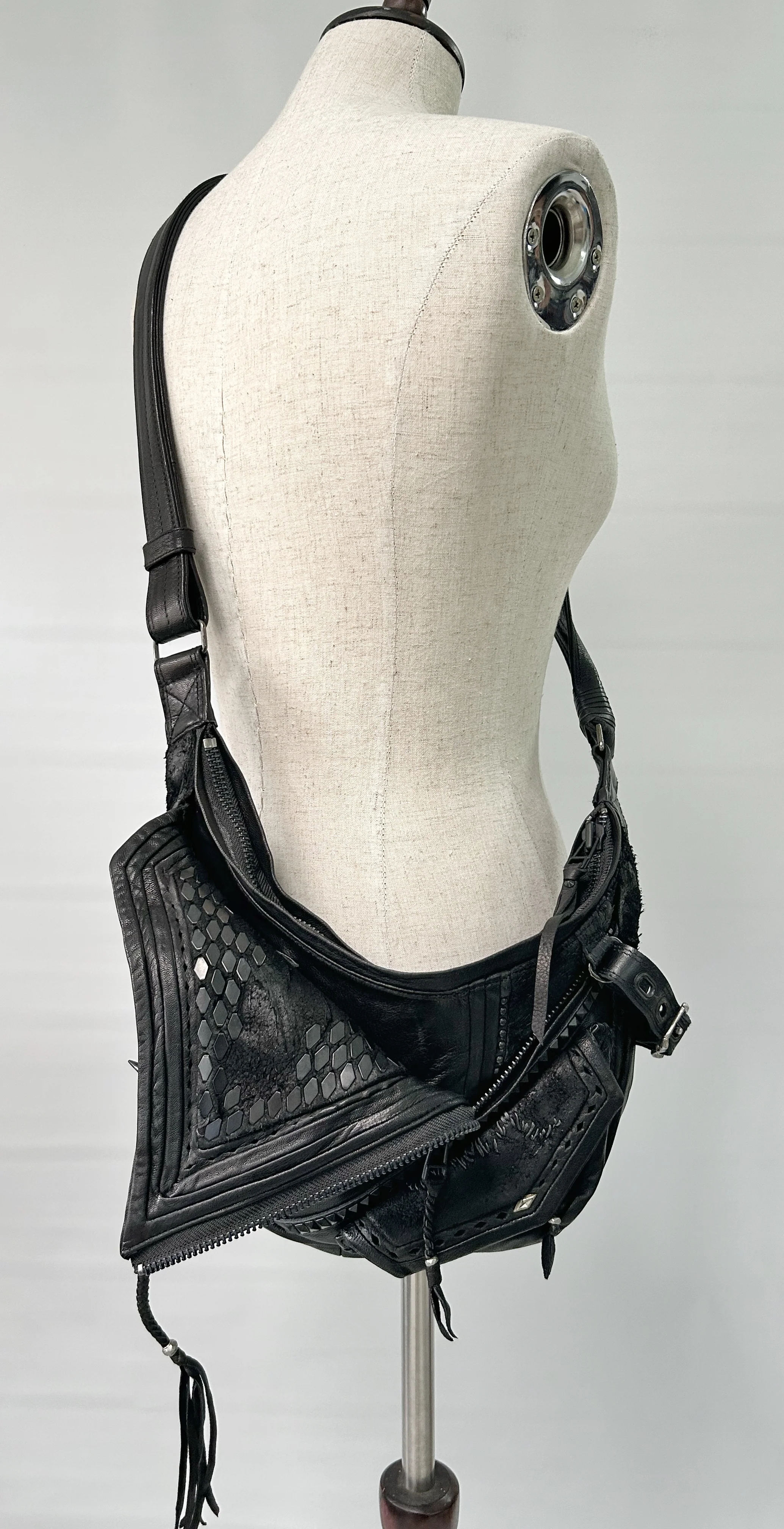 2002-BG01 KB-Shoulder / Black Raven 02 - Image 7