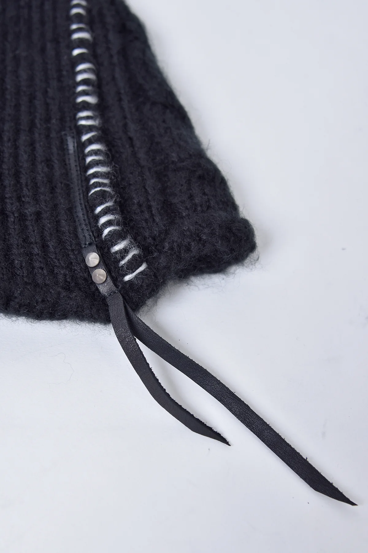 2002-KT04 Cable Mohair Beanie 01 Black - Image 5