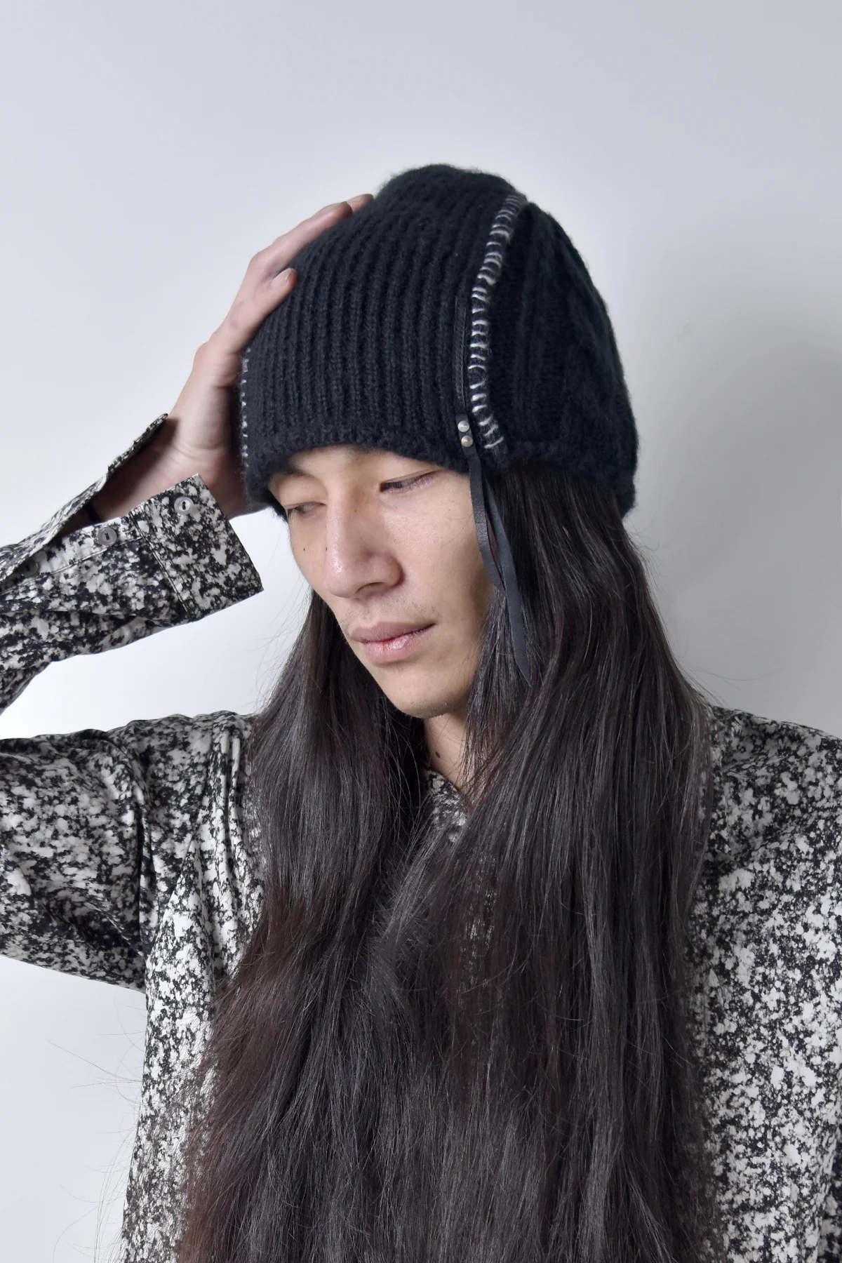 2002-KT04 Cable Mohair Beanie 01 Black - Image 6