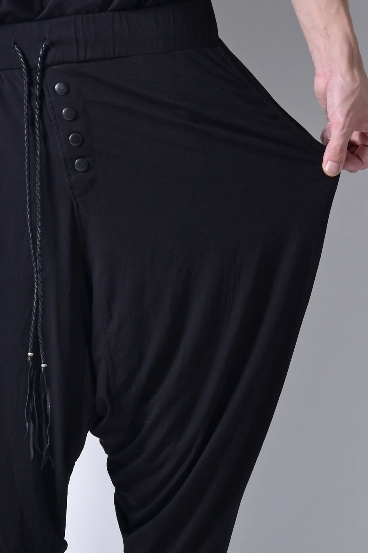 2101-PT04A Viscose Triangle Pants 02 - Image 16