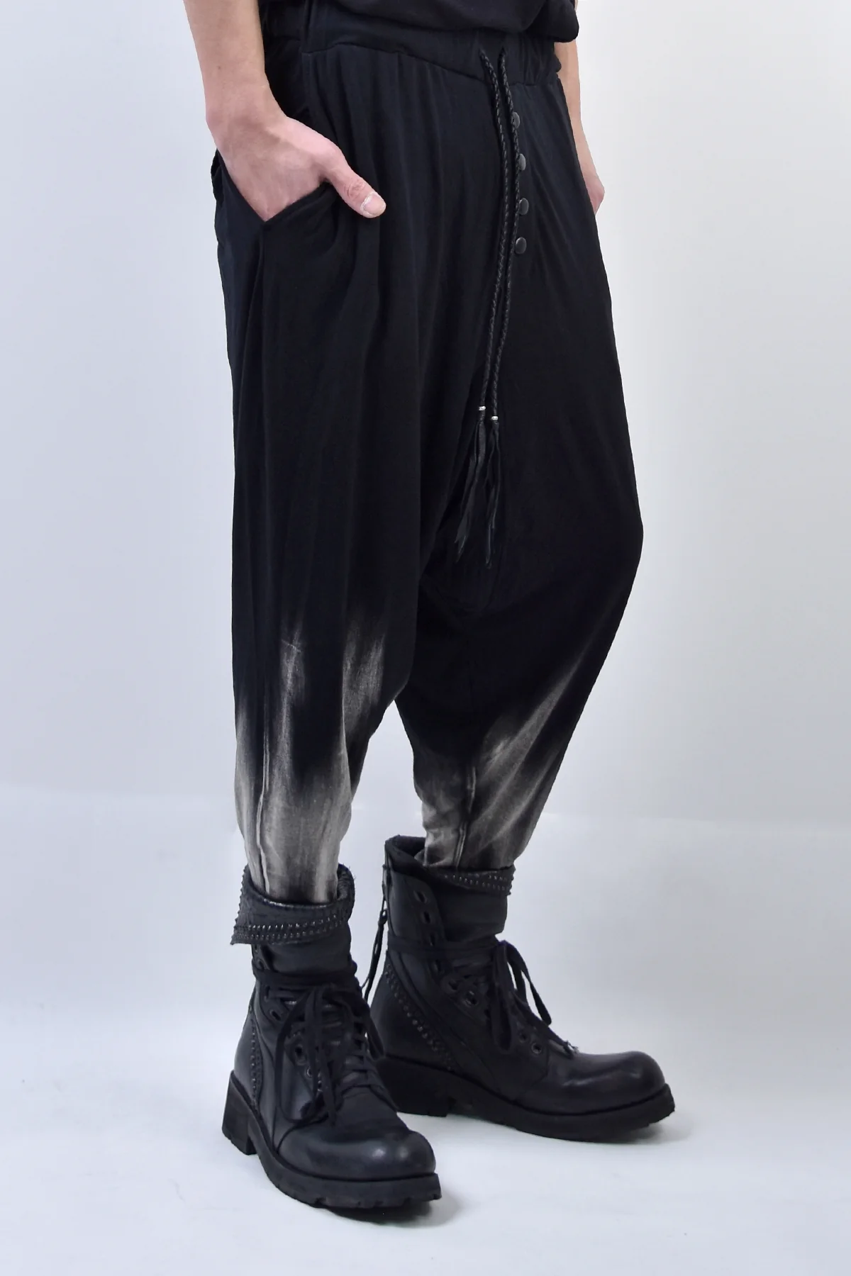 2101-PT04B Discharged Viscose Triangle Pants 02 - Image 10
