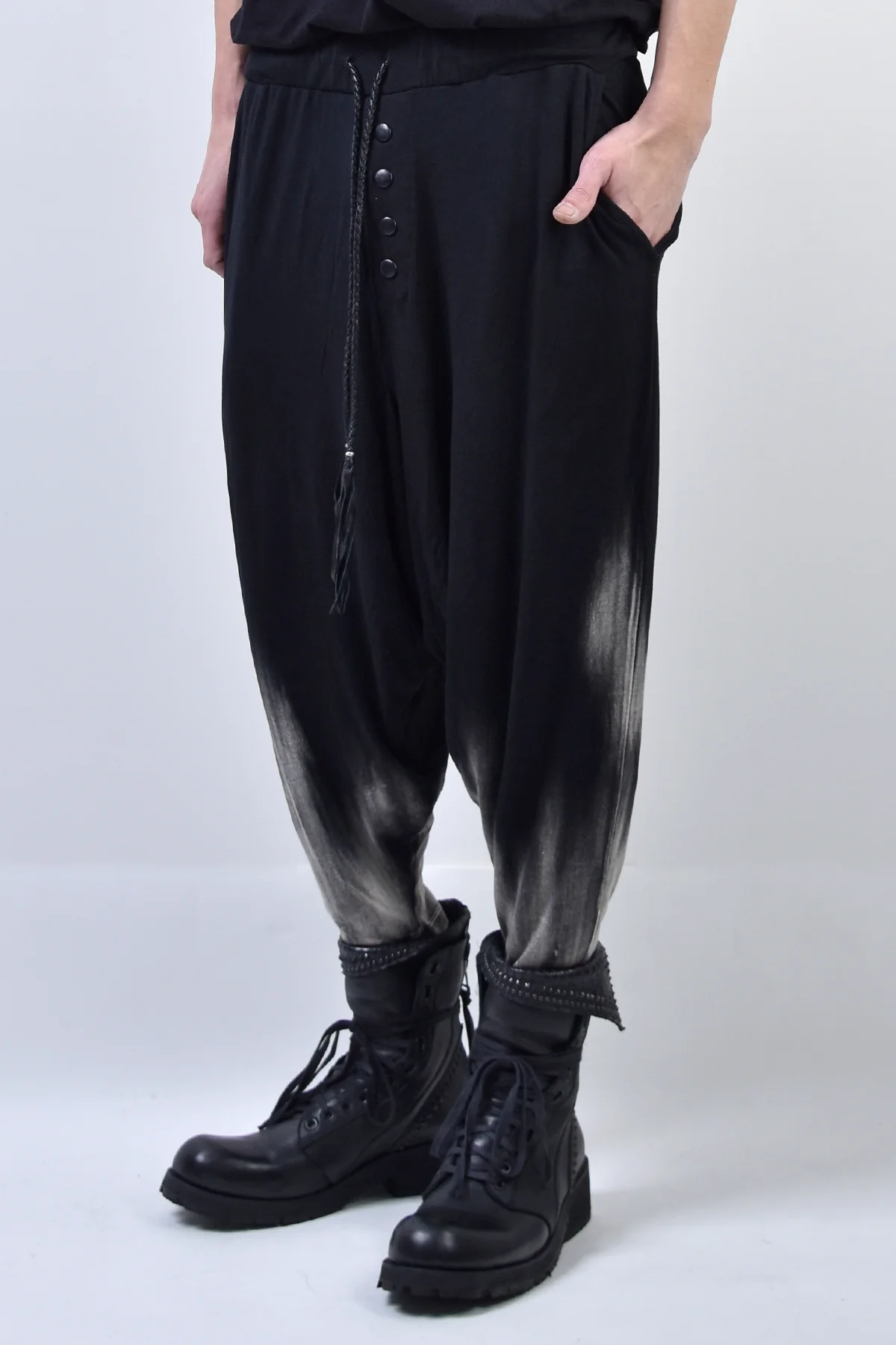 2101-PT04B Discharged Viscose Triangle Pants 02 - Image 11