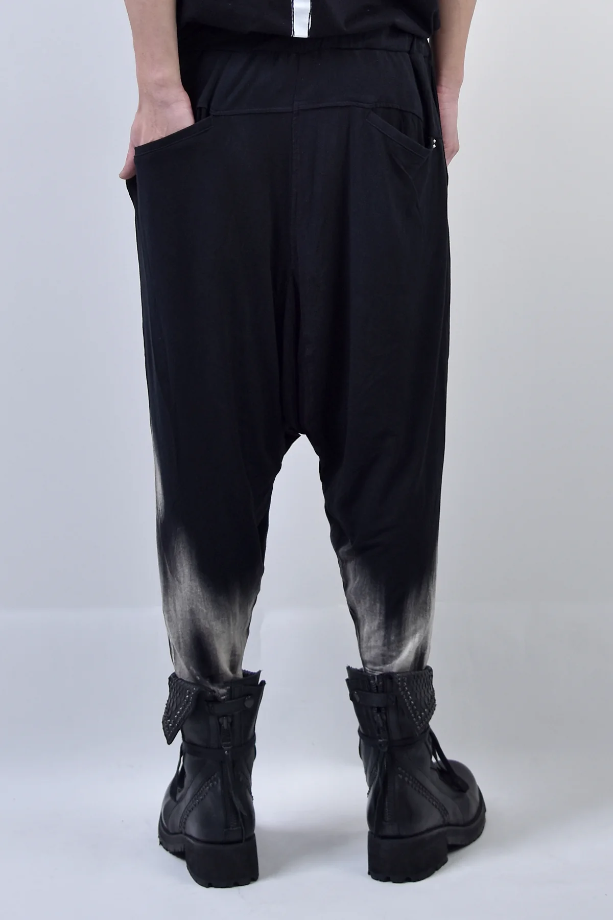 2101-PT04B Discharged Viscose Triangle Pants 02 - Image 12