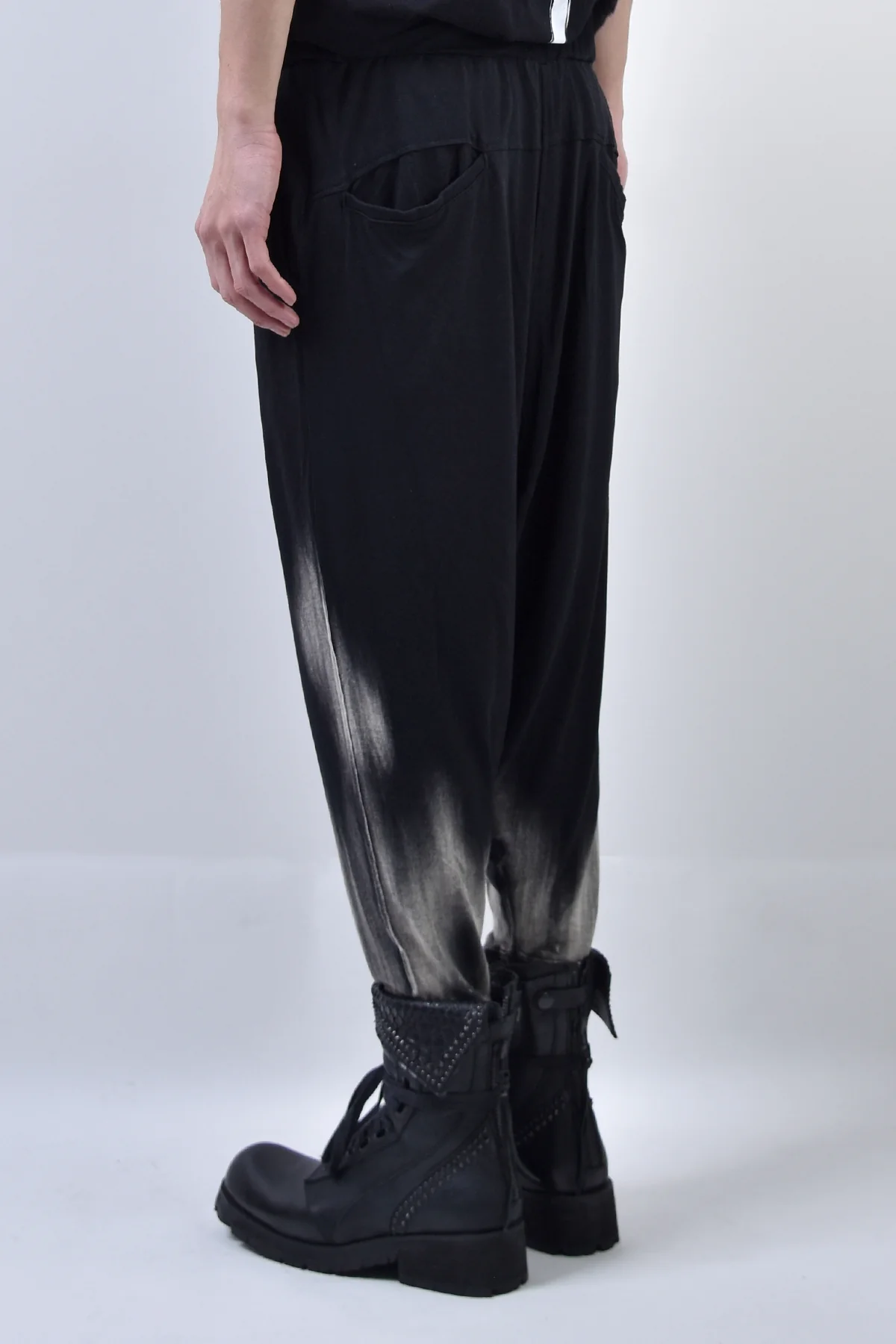 2101-PT04B Discharged Viscose Triangle Pants 02 - Image 5
