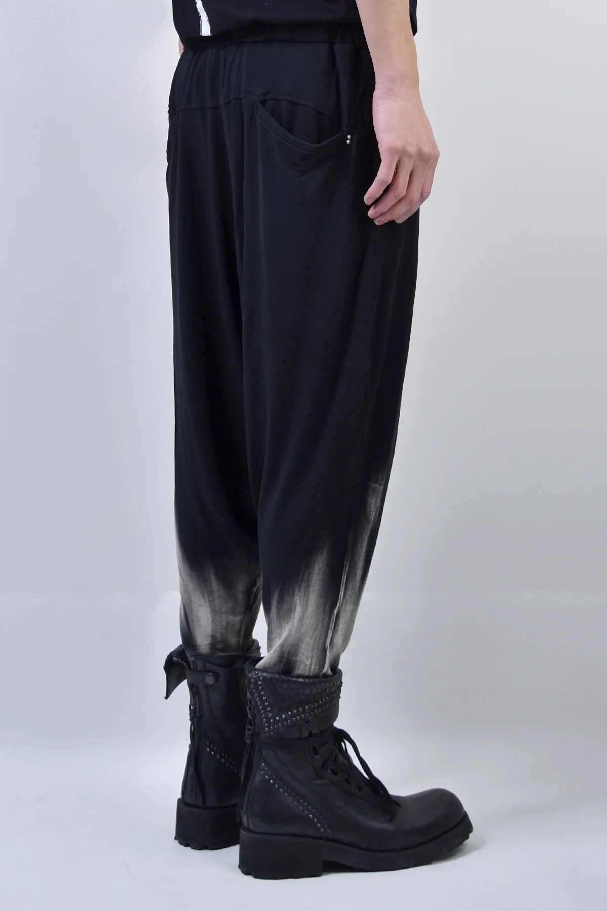 2101-PT04B Discharged Viscose Triangle Pants 02 - Image 7