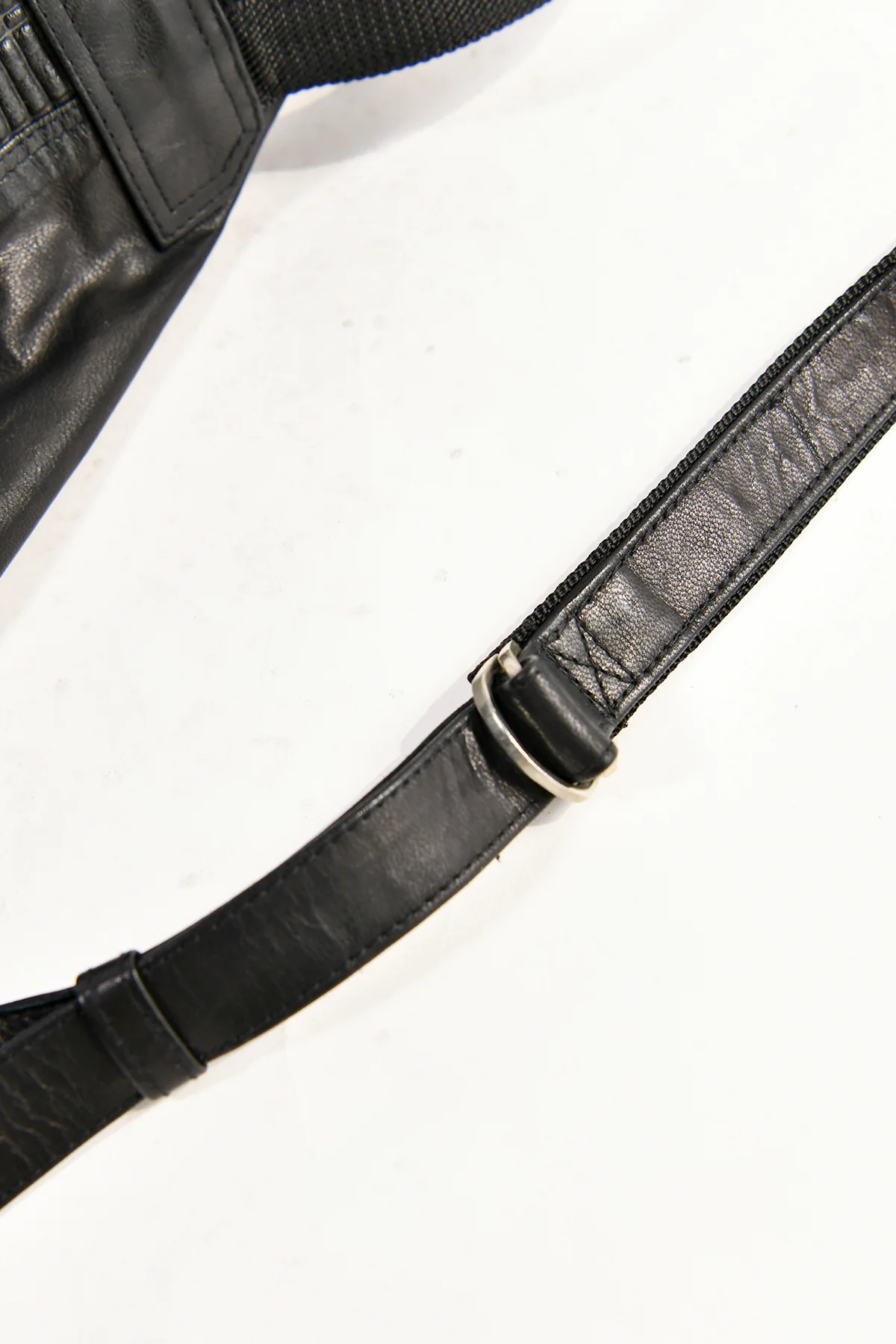 2102-BG01 Bismuth Triangle Backpack - Image 15