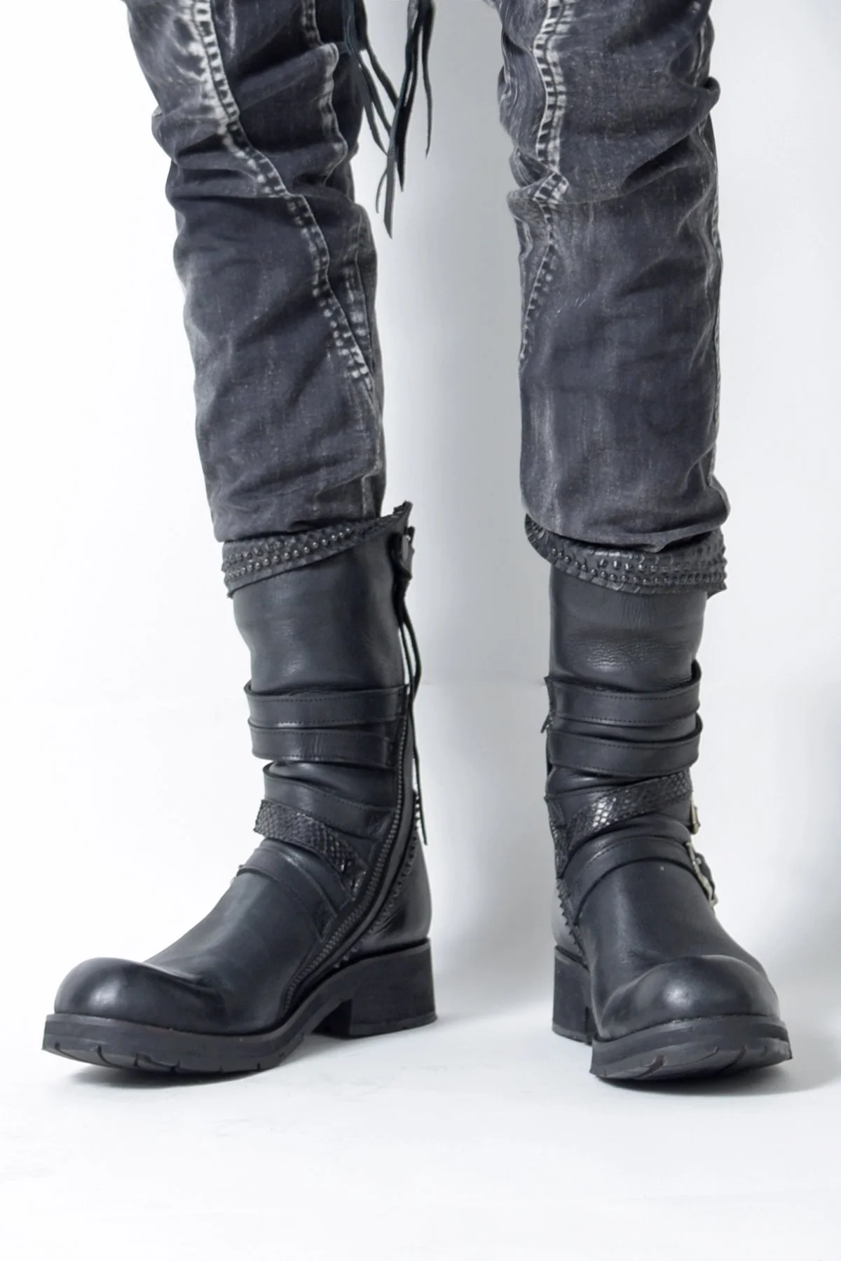 2102-BO04 Crush Strap Boots 02 - Image 8