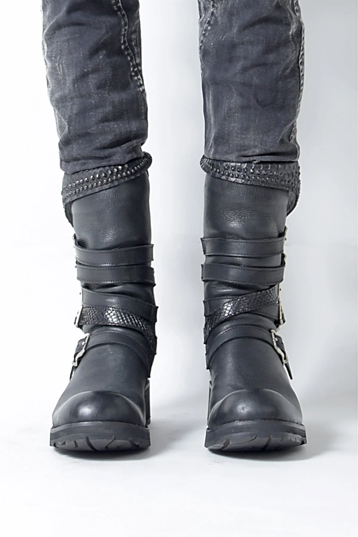 2102-BO04 Crush Strap Boots 02 - Image 9