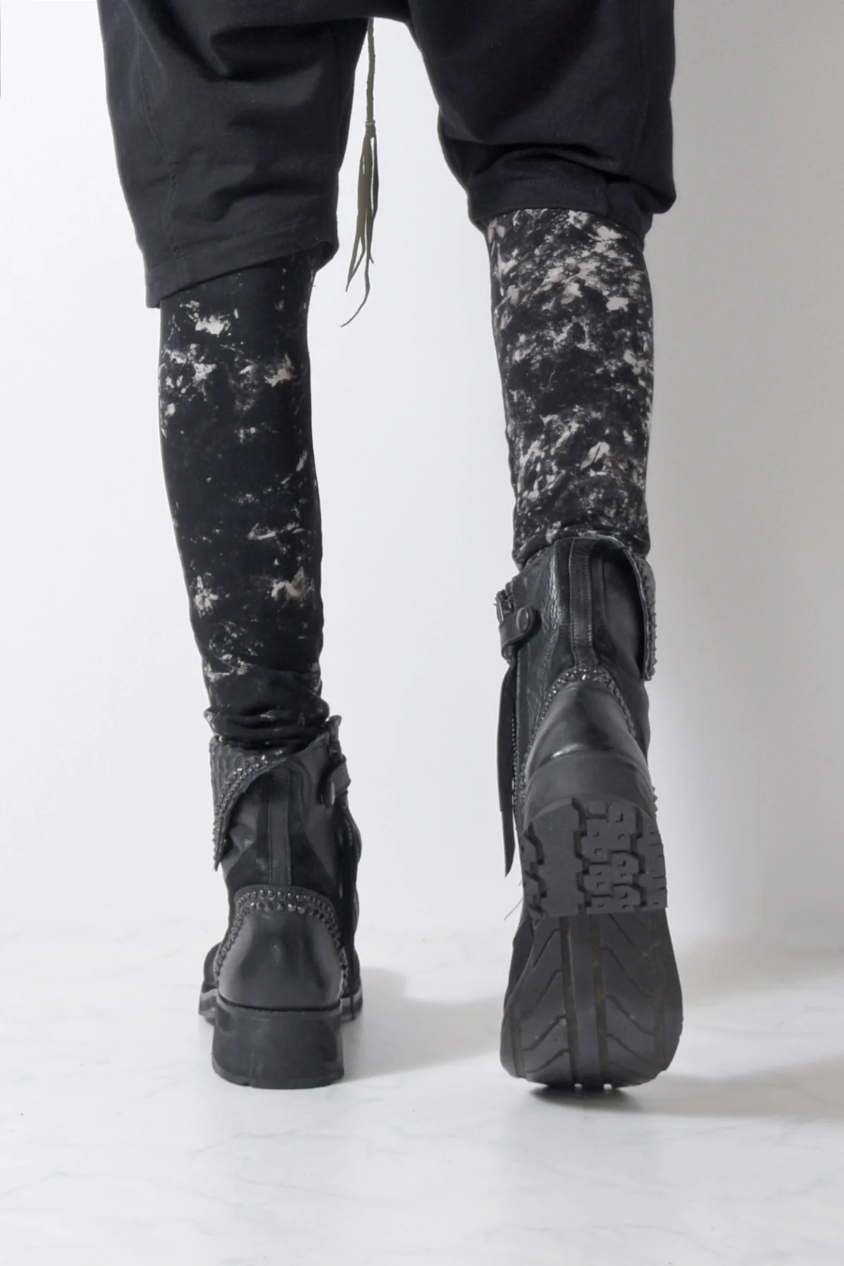 2201-BO01 Crush Boots 14 - Image 11