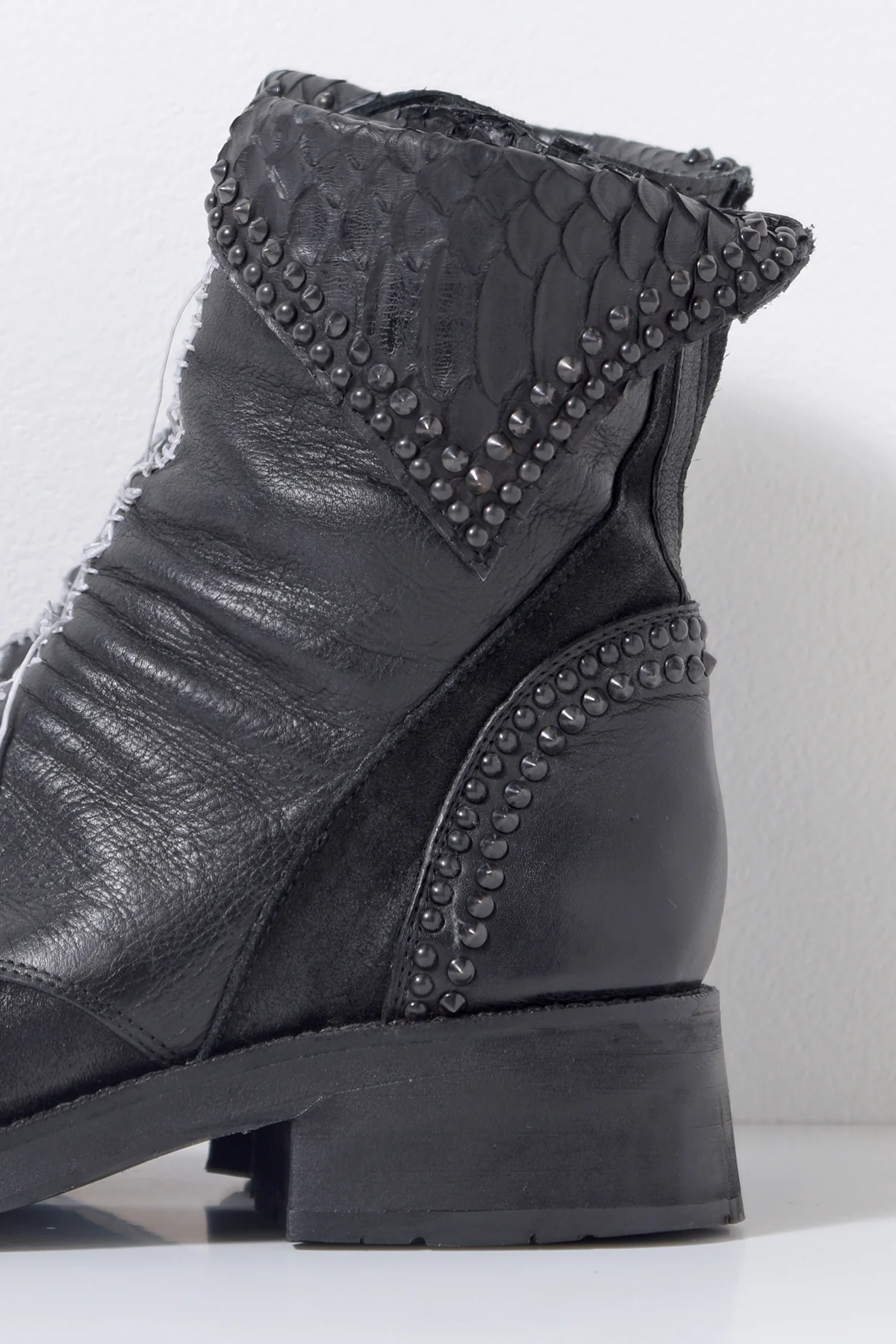 2201-BO01 Crush Boots 14 - Image 13