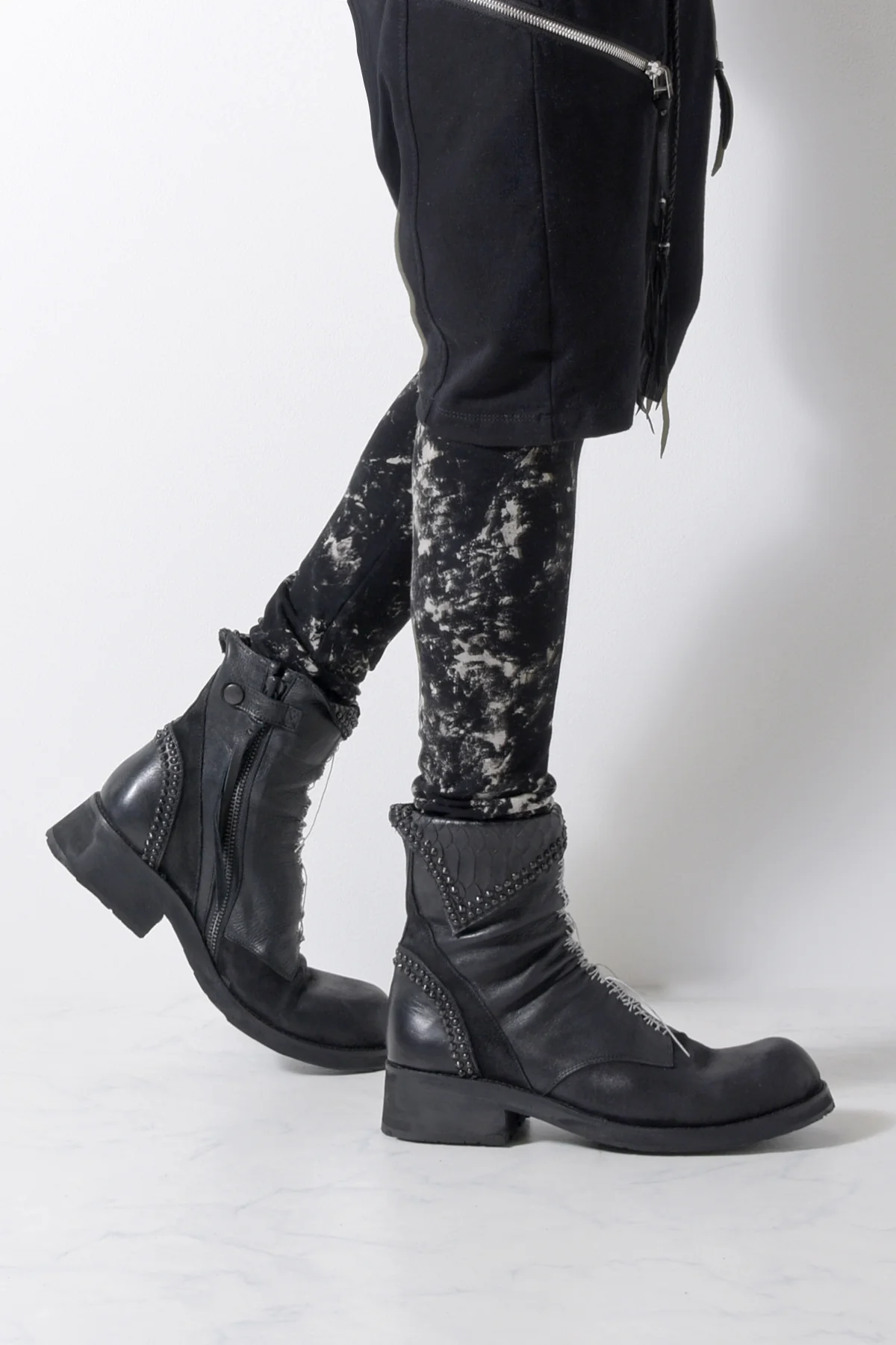 2201-BO01 Crush Boots 14 - Image 9