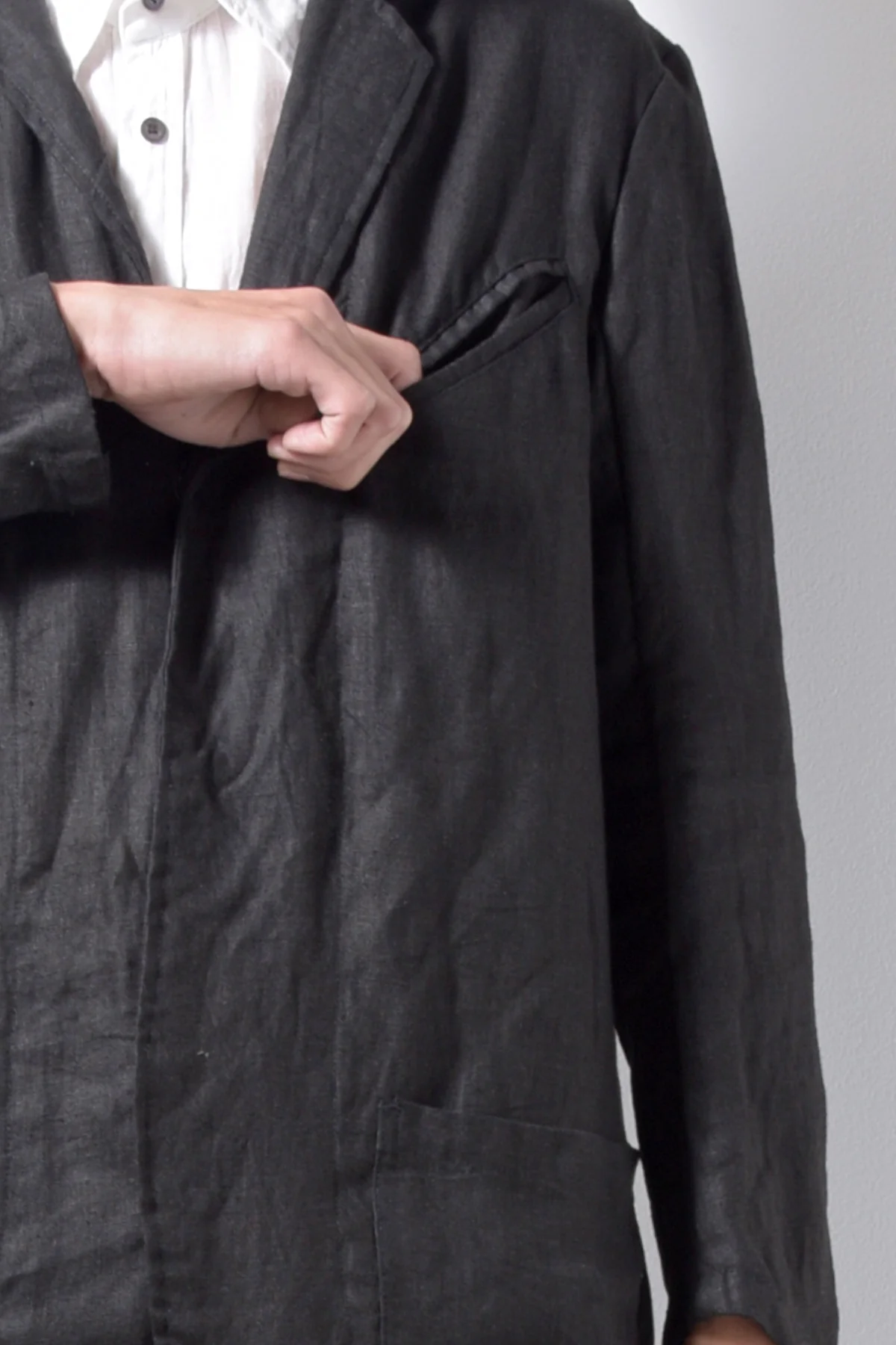 2201-JK02A Side Slit Tailored Coat Black - Image 9