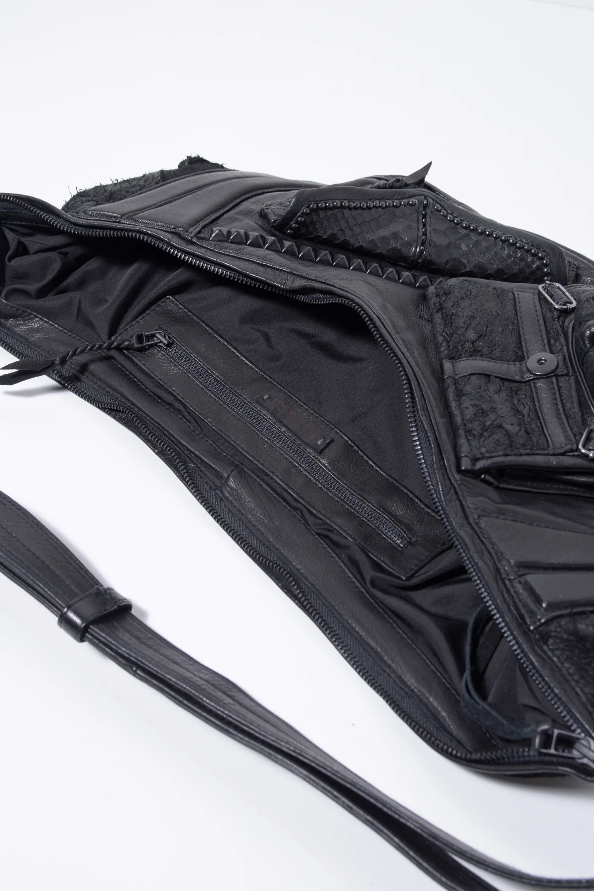 2202-BG05 LA Chrome Bag 03 - Image 15