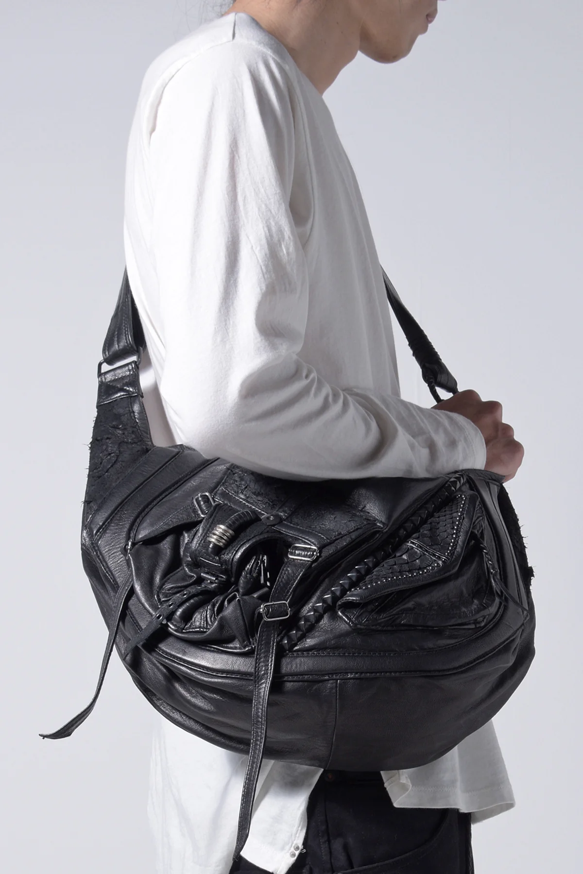 2202-BG05 LA Chrome Bag 03 - Image 20