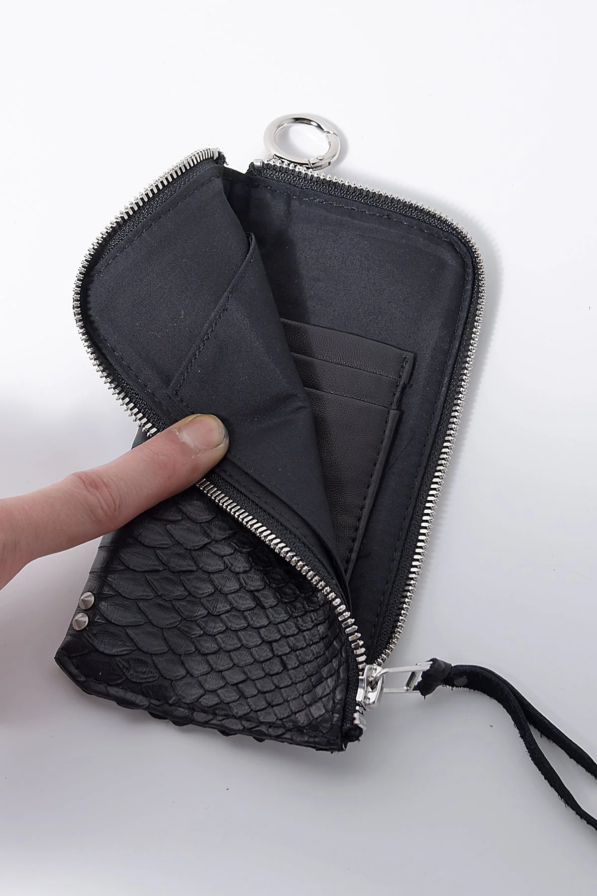 2202-W05B Drop Purse 02 Black - Image 14