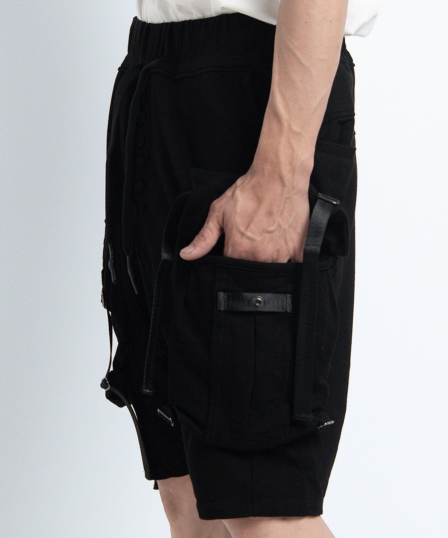 2401-PT06 Black Raven Shorts 05 Black - Image 12