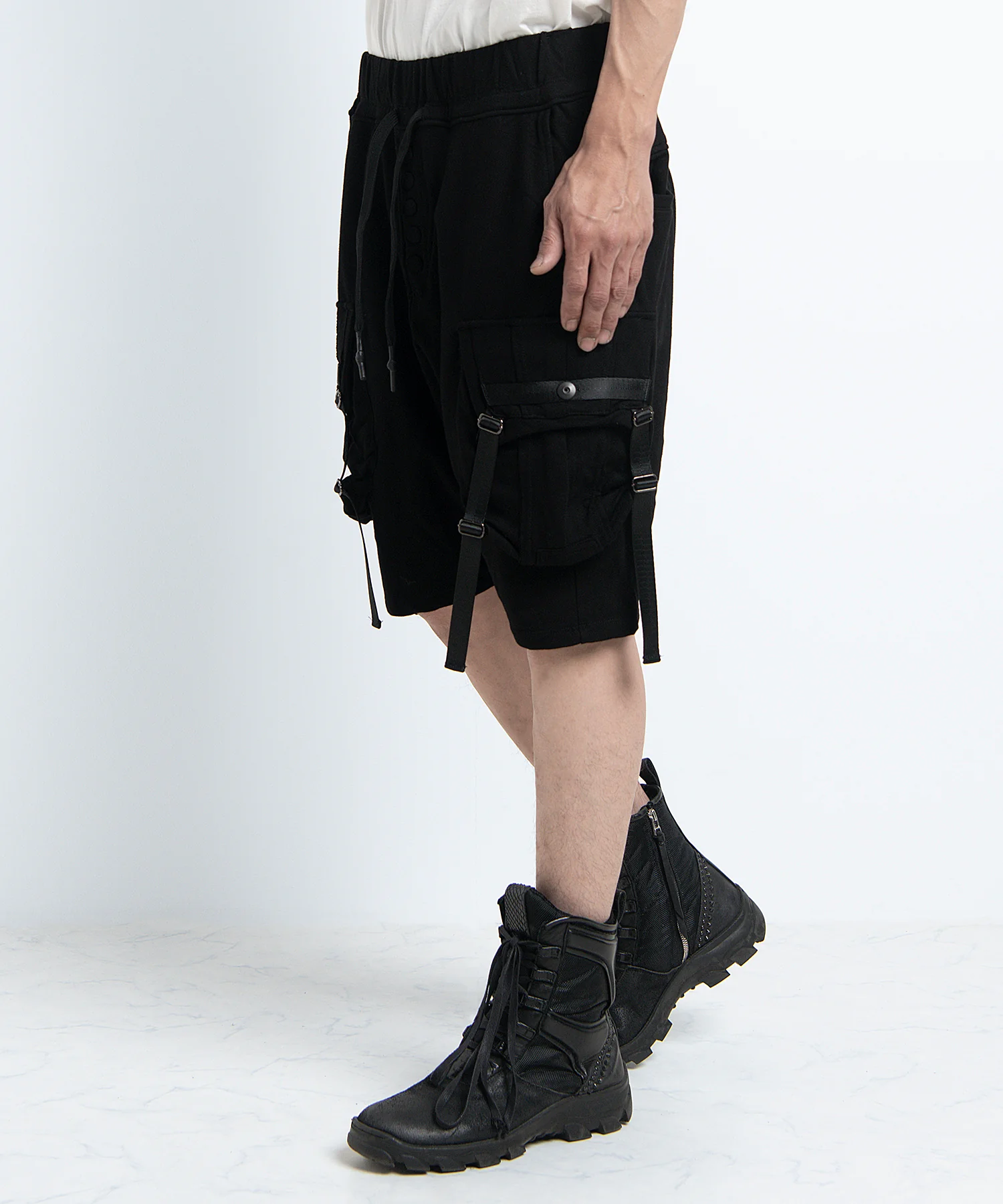 2401-PT06 Black Raven Shorts 05 Black - Image 4