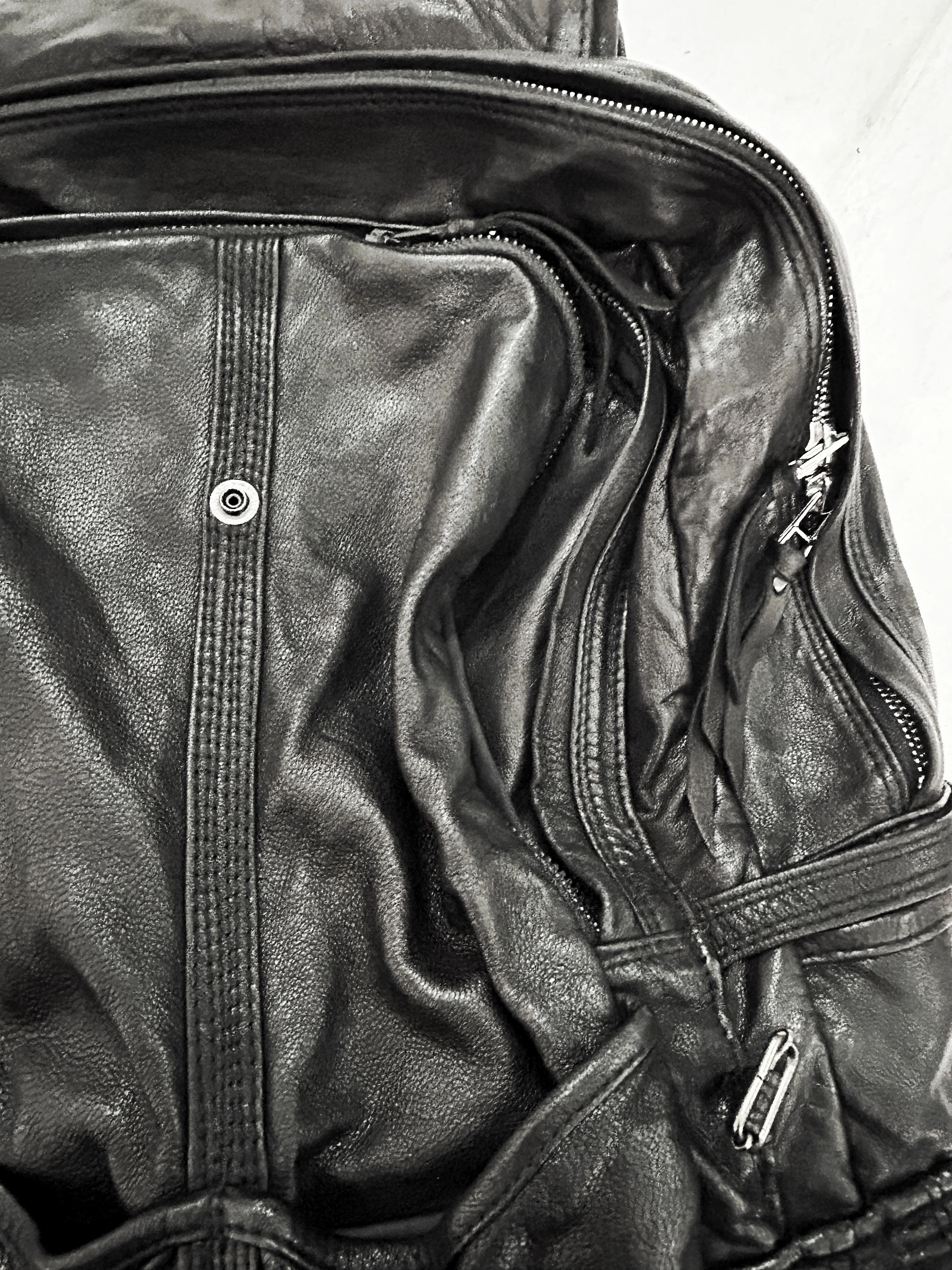2402-BG04 Black Metal Backpack 02 (All Leather) - Image 4