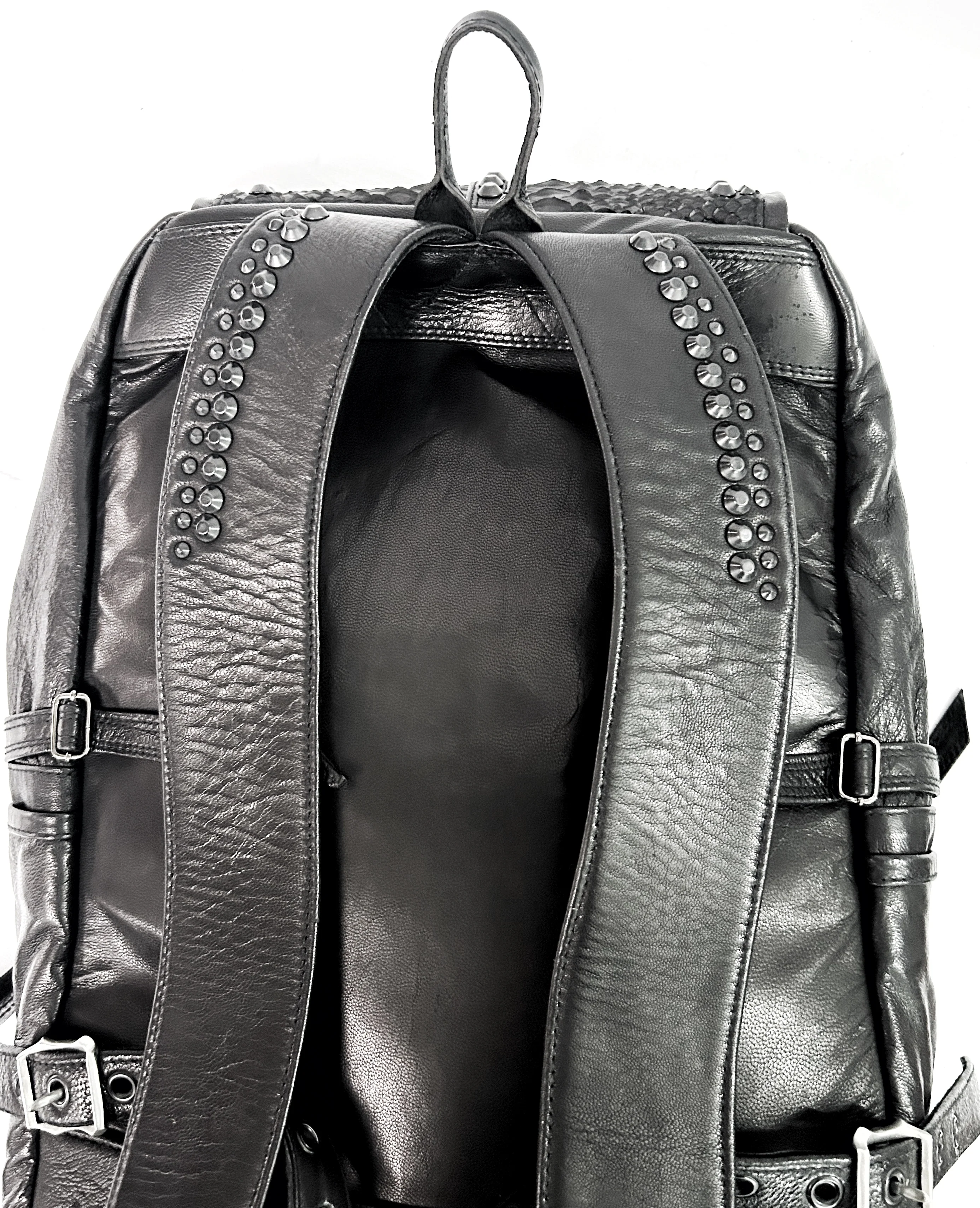 2402-BG03 Black Metal Backpack 02/ SPC - Image 4