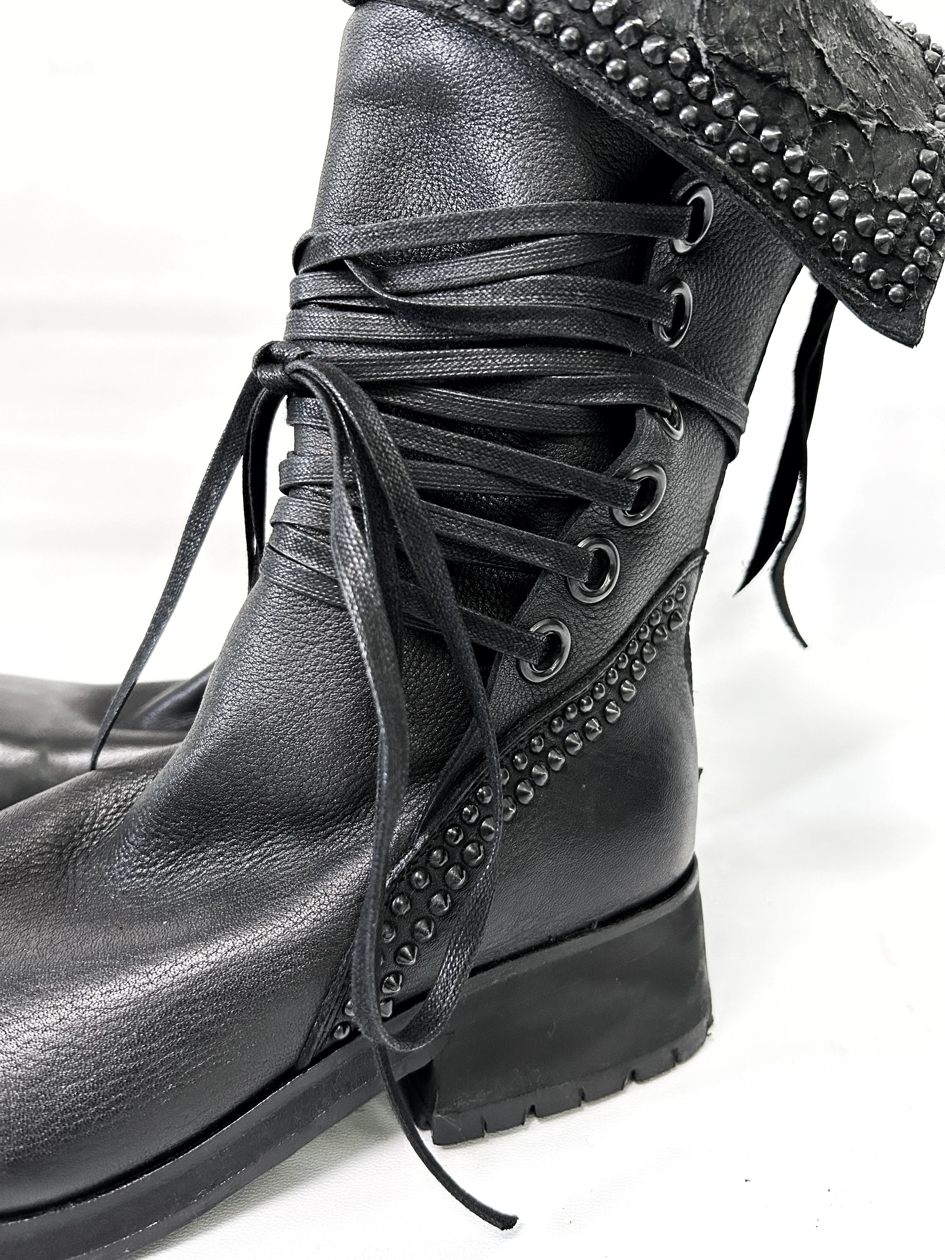 2402-BO03 Crush Chrome Boots 01 - Image 5