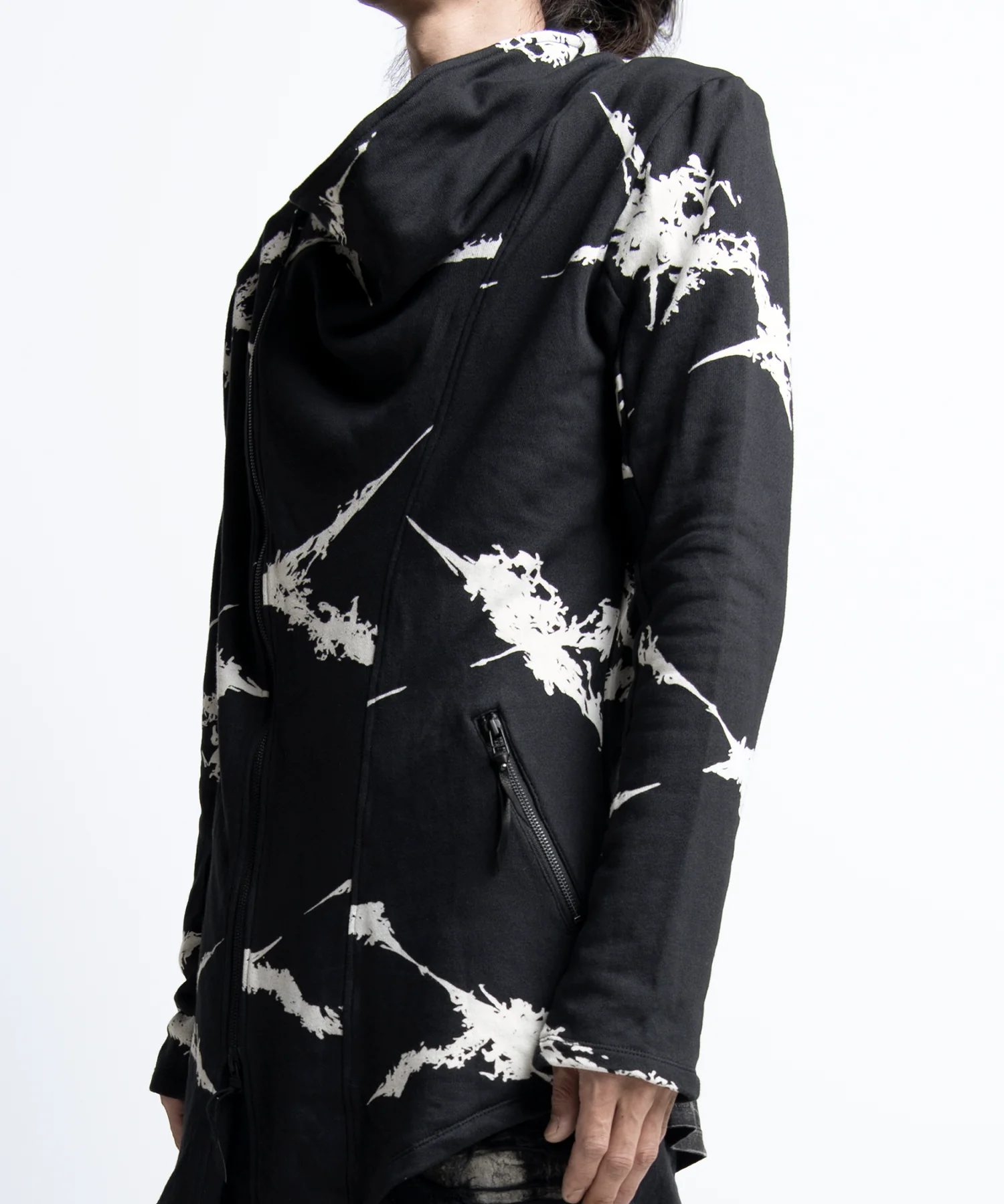 2402-TP03 Drape Cross Riders - Image 4