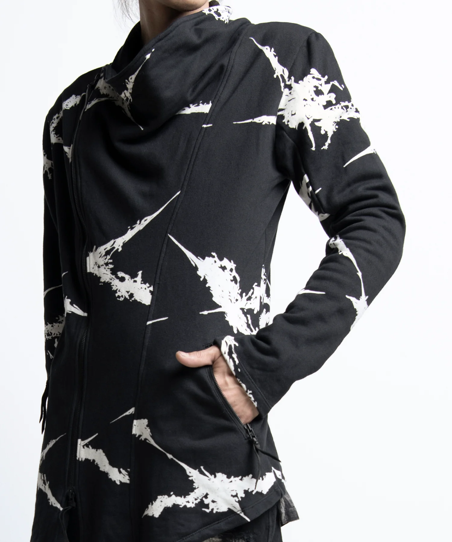 2402-TP03 Drape Cross Riders - Image 8