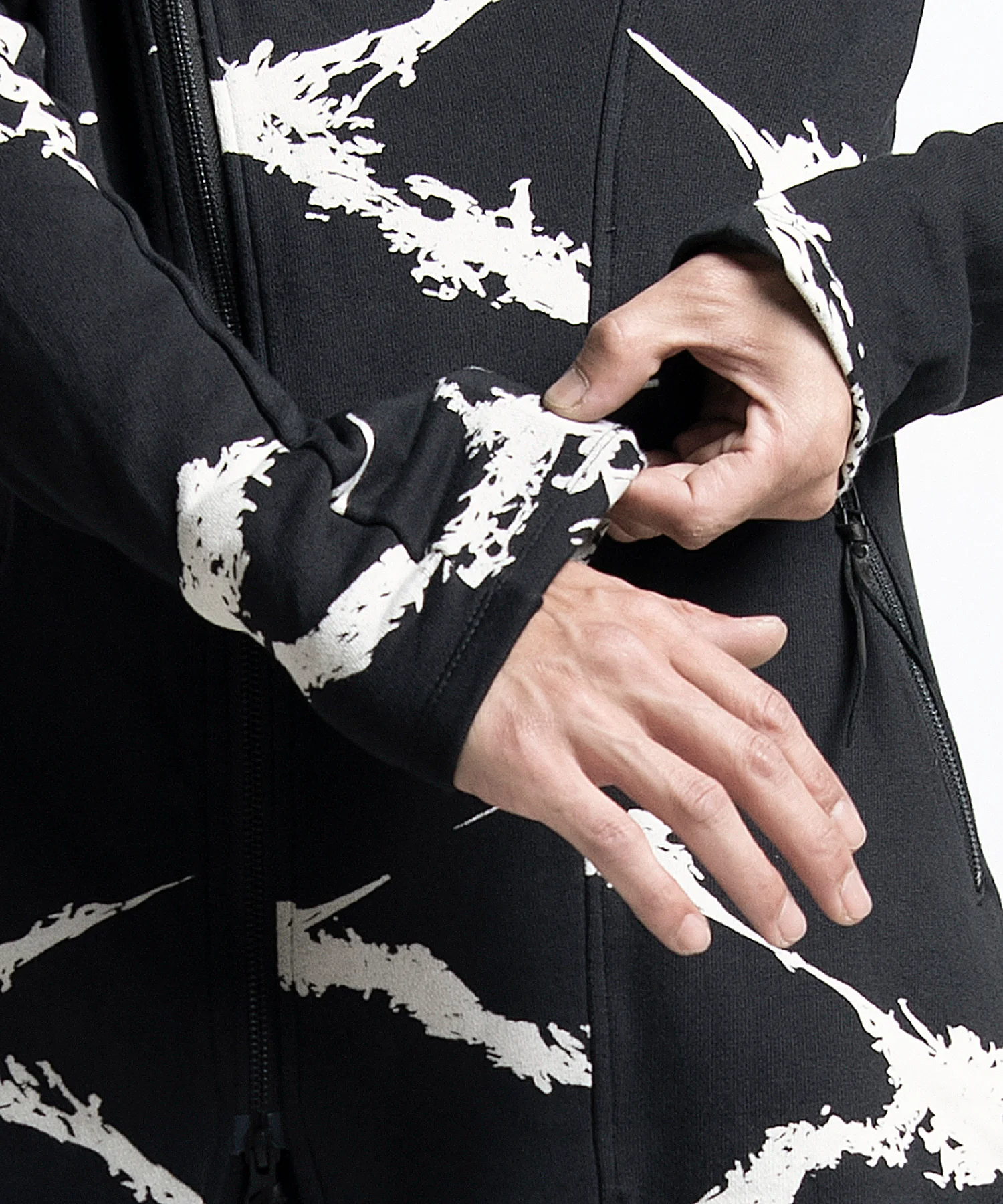 2402-TP03 Drape Cross Riders - Image 9