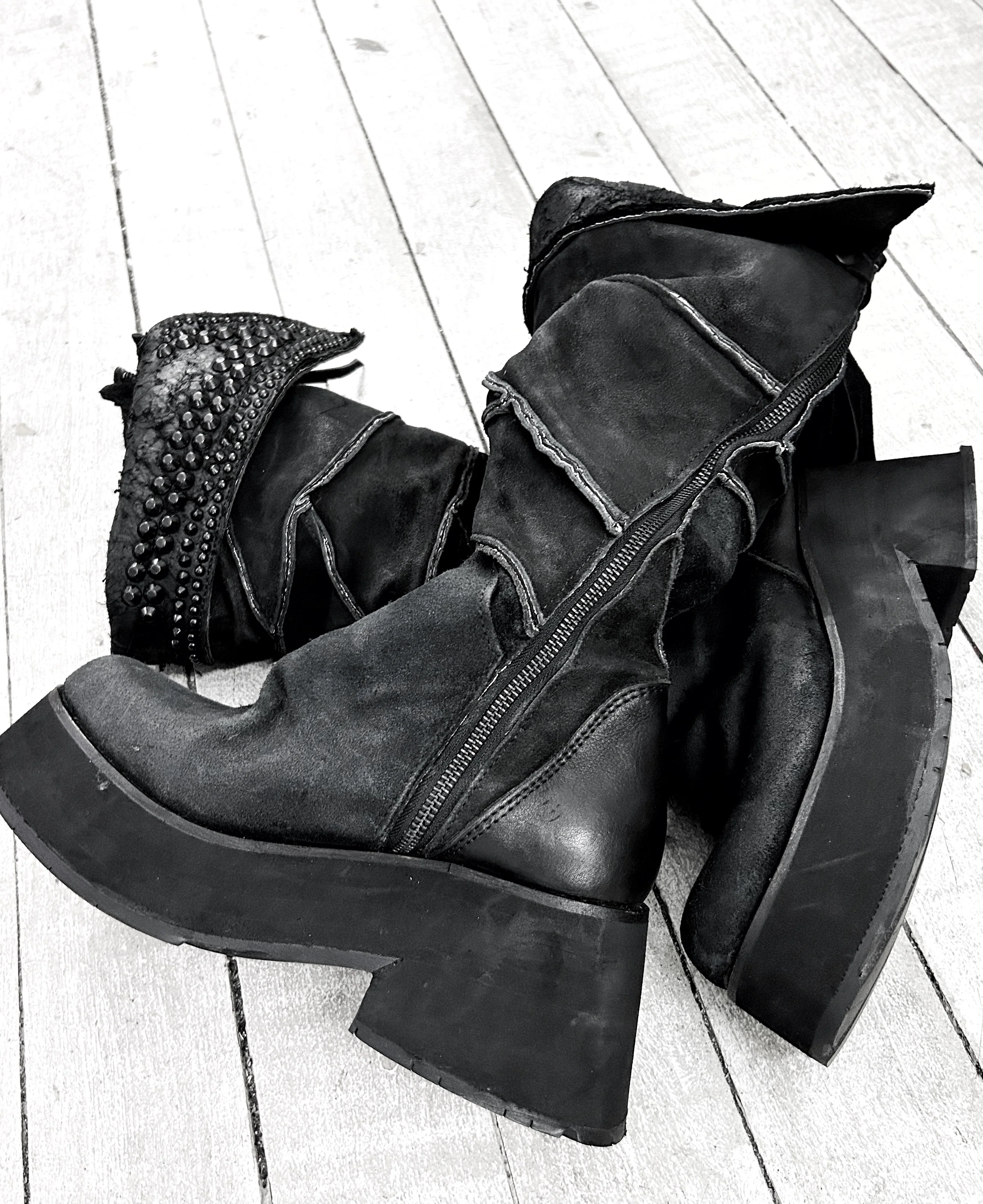 2501-BO13 Crush Platform Boots 01 - Image 7