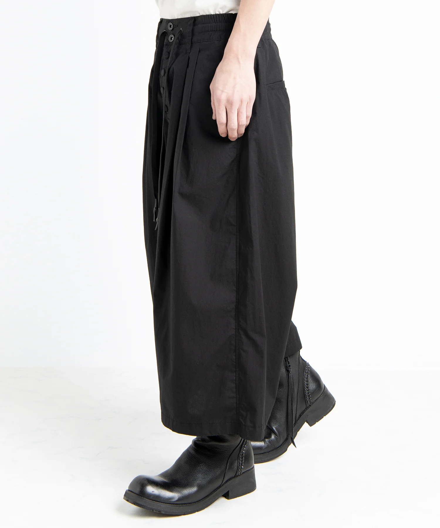 2501-PT02 Cotton Wide Tuck Pants - Image 4