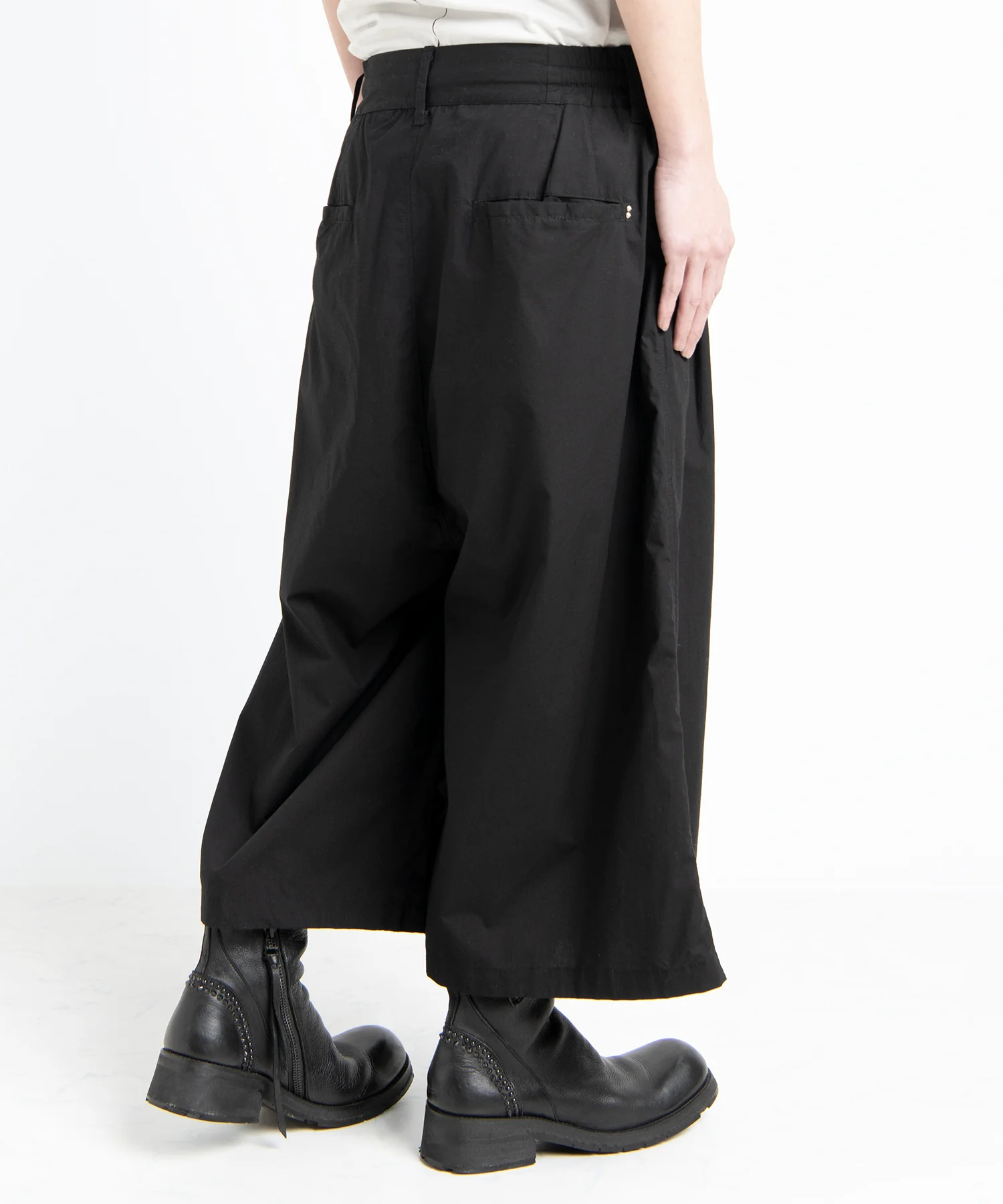 2501-PT02 Cotton Wide Tuck Pants - Image 6