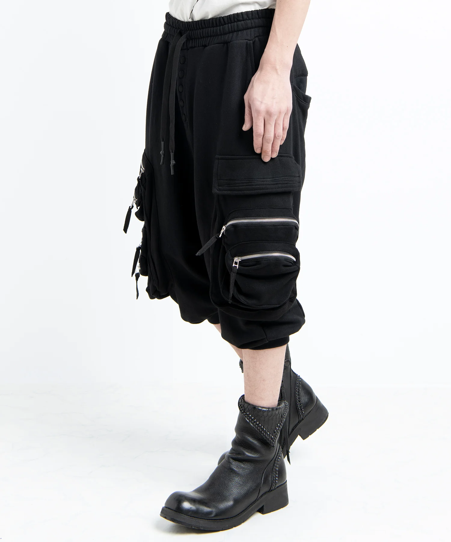 2501-PT09 Multipul Pcket Sweat Half Pants - Image 4