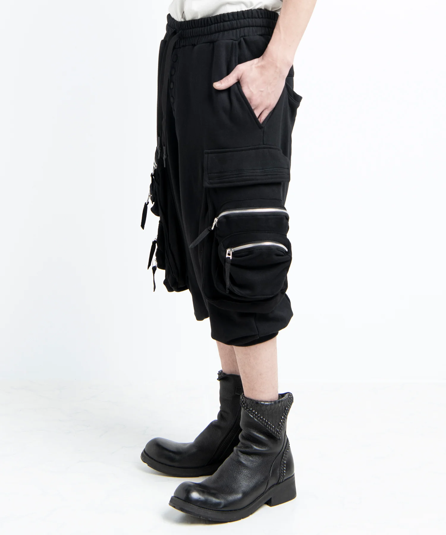 2501-PT09 Multipul Pcket Sweat Half Pants - Image 9