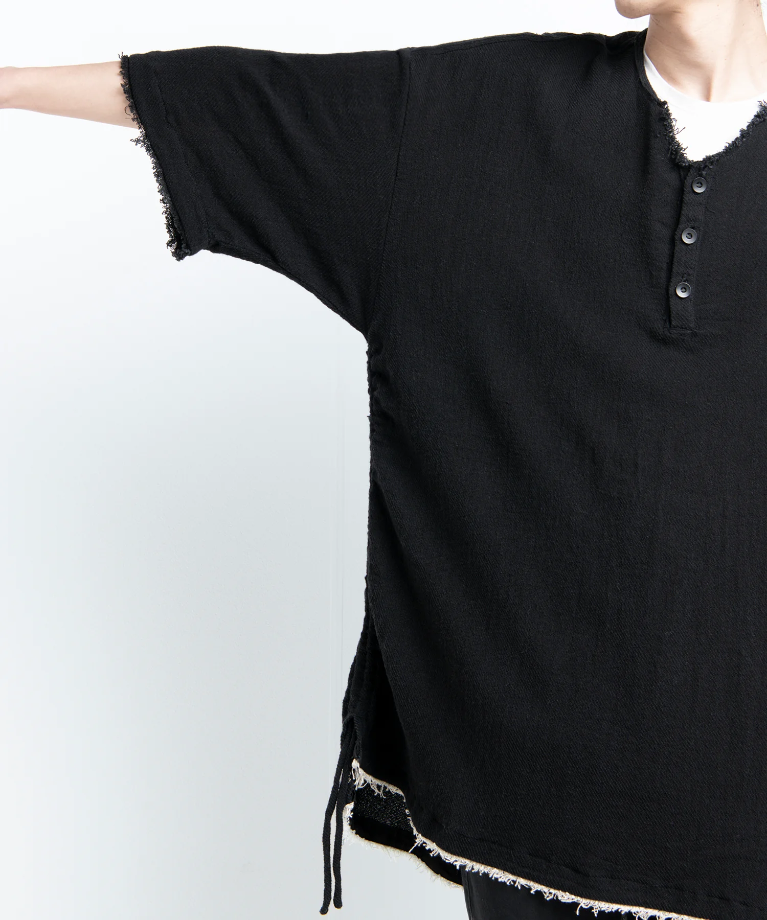 2501-TP06 Side Shirring Henry Top 03 - Image 7