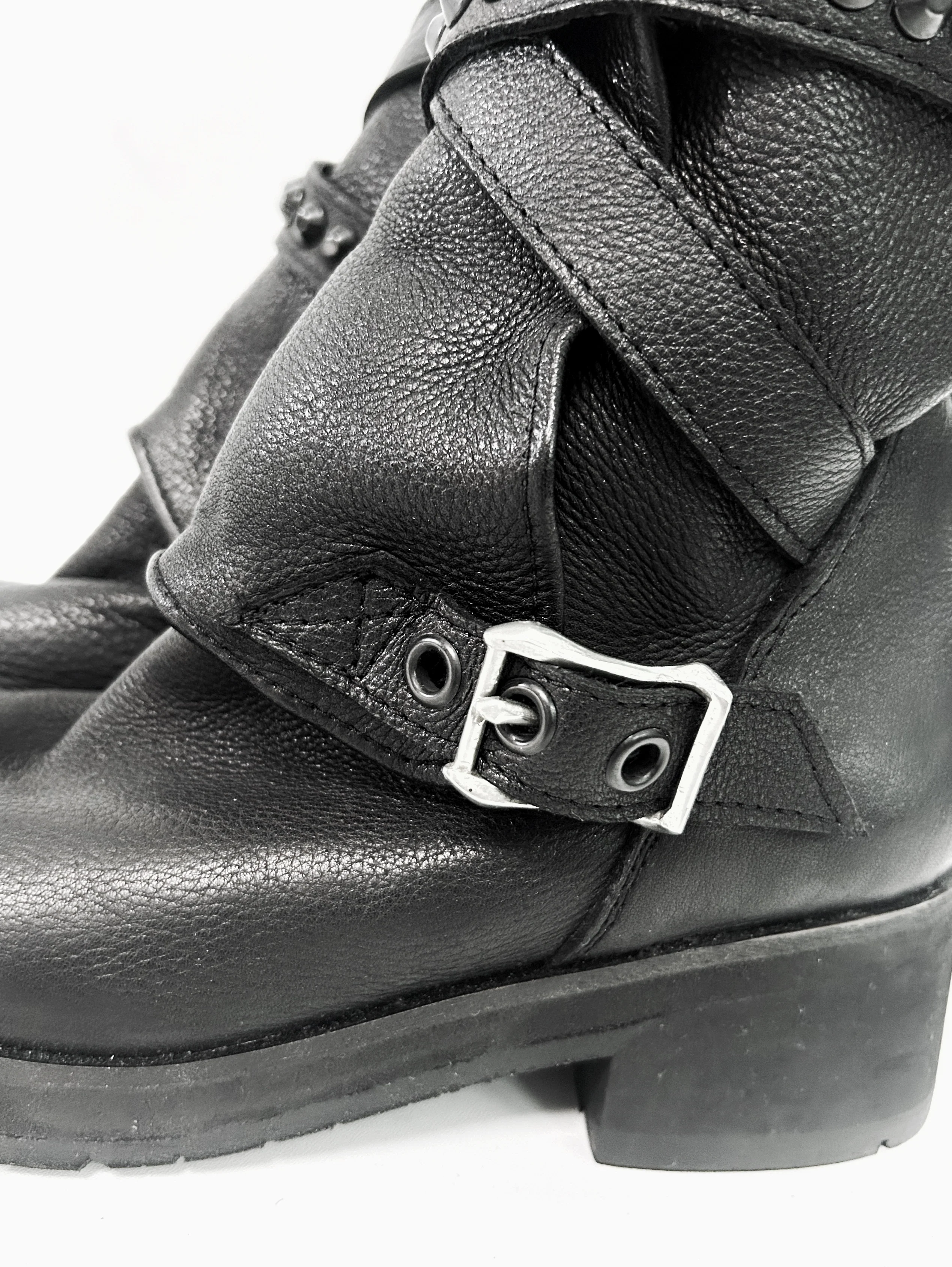 2502-BO01 Crush Layered Boots - Image 9