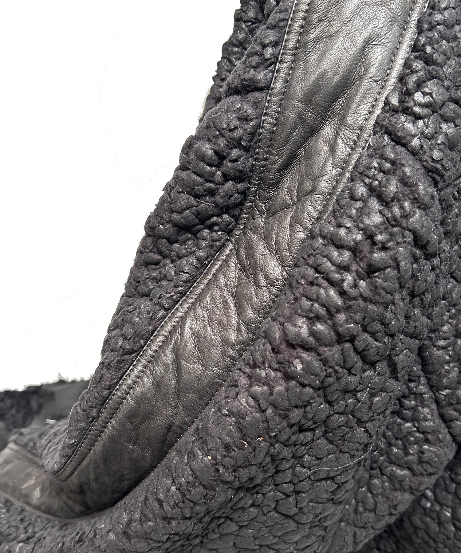 2502-JK06 Serpent Cross Coating Boa Jacket - Image 4