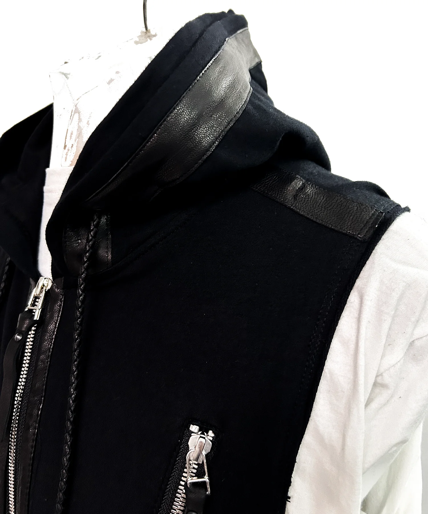2502-TP04 Black Raven Vest 05 - Image 4